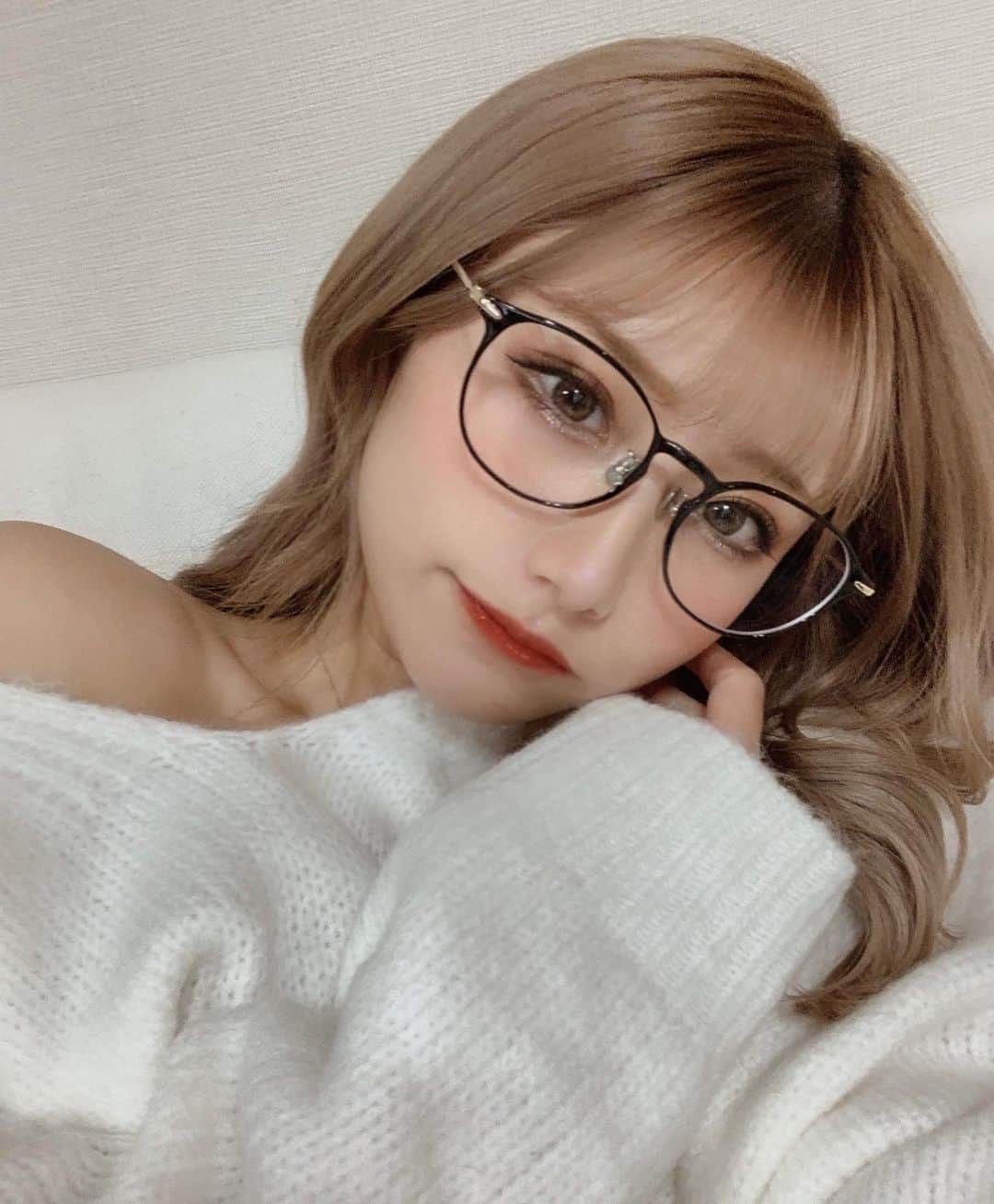 のインスタグラム：「. 教習で忙しくて写真撮る時間なくて ほんとに載せる写真がない😢 . #selfie #fifth #jins」