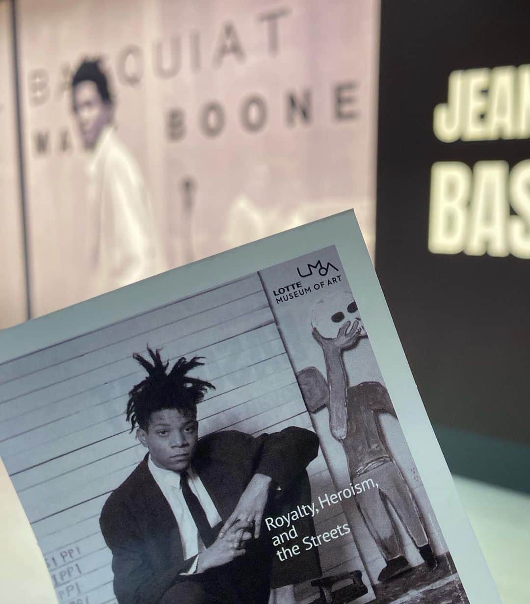 ソジン さんのインスタグラム写真 - (ソジン Instagram)「좋았다👑  개미지옥처럼 못나올뻔. 괜히 집벽지에 뭘 그리고싶어짐🤓 내가하면낙서?   #basquiat #lottemuseum」2月6日 17時57分 - ssozi_sojin