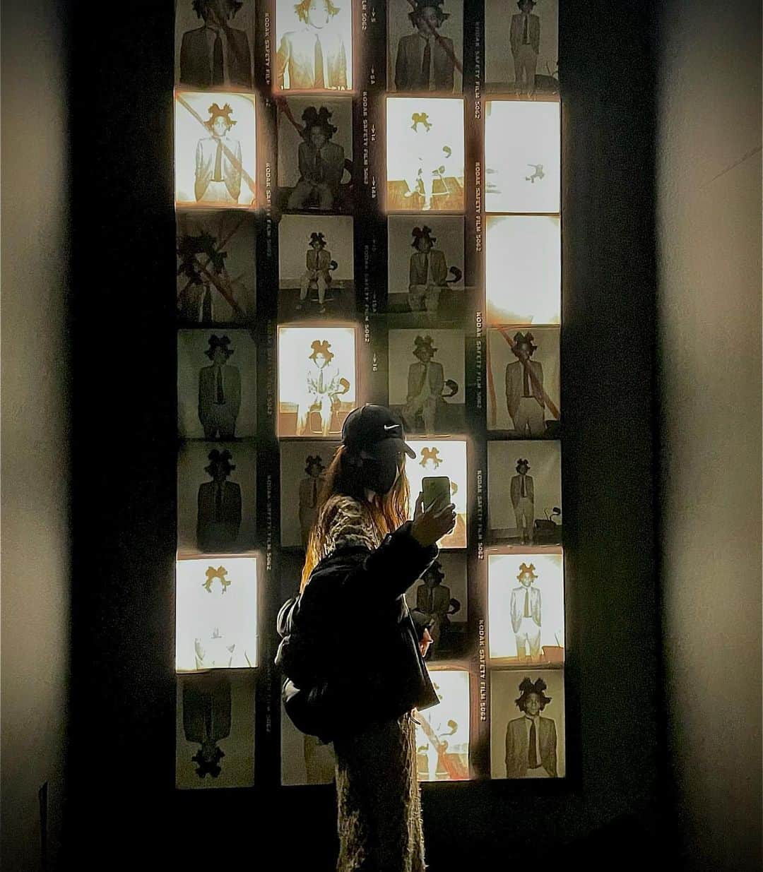 ソジン さんのインスタグラム写真 - (ソジン Instagram)「좋았다👑  개미지옥처럼 못나올뻔. 괜히 집벽지에 뭘 그리고싶어짐🤓 내가하면낙서?   #basquiat #lottemuseum」2月6日 17時57分 - ssozi_sojin