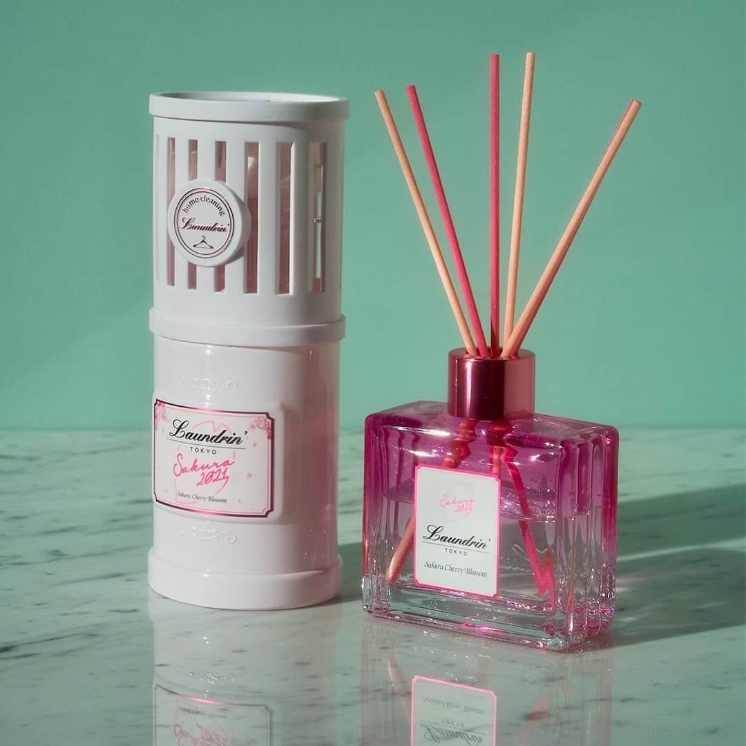 のインスタグラム：「おうちの中でも、いつでも好きなところにでランドリンSAKURA香りに。一足早い春の訪れをお楽しみください🙂　  #ランドリン #laundrin #SAKURAチェリーブロッサム2021 #限定」