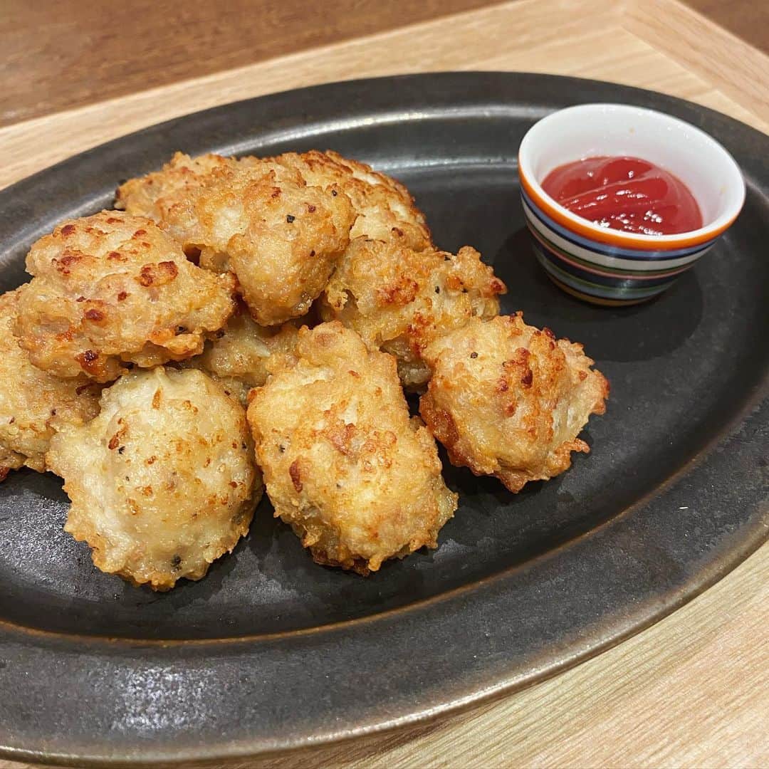 畑野ひろ子のインスタグラム：「今日は、悶絶ずぼら飯📖レシピでチキンナゲット作ってみました😊 先日、本屋さんで気になって購入してからいろいろ作ってみてますが、どれも家族に好評です😆」