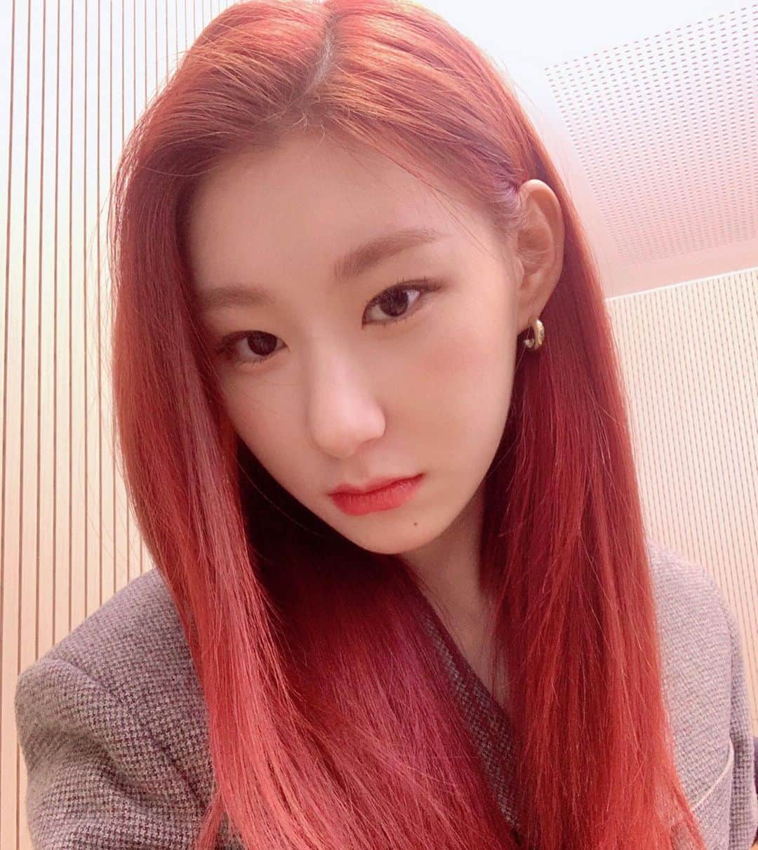 ITZYさんのインスタグラム写真 - (ITZYInstagram)「COOL✨ & CUTE🧸 #CHAERYEONG」2月6日 18時05分 - itzy.all.in.us