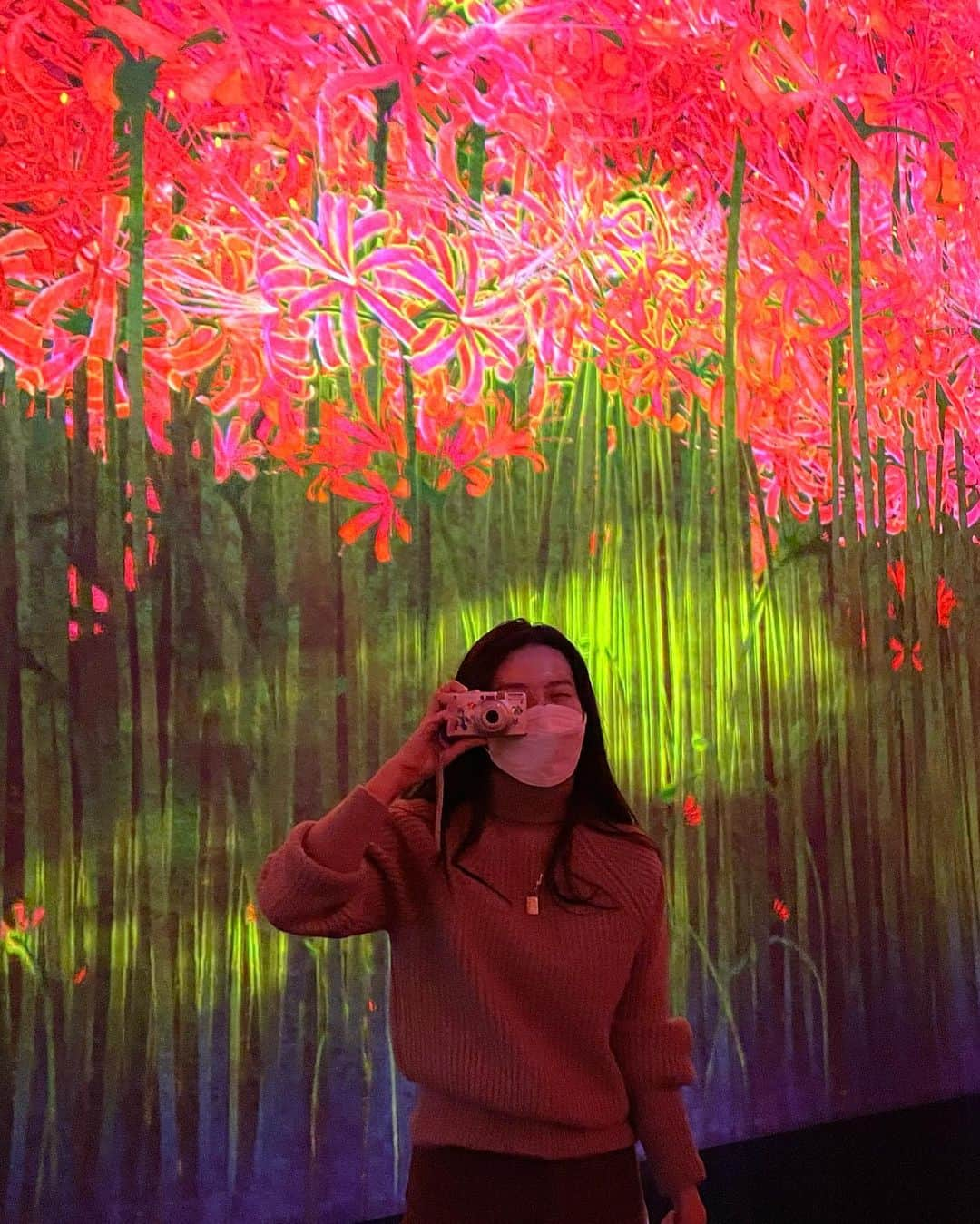 スルギさんのインスタグラム写真 - (スルギInstagram)「채연이가 찍어준 나😘 @teamlab_life」2月6日 18時13分 - hi_sseulgi