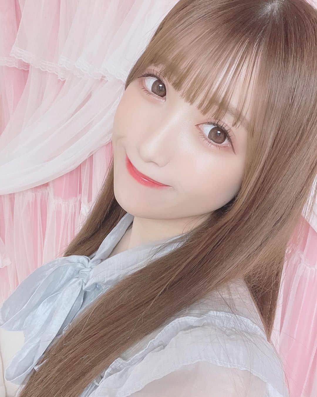 田口未彩のインスタグラム：「❤︎  おなかすいたあ、マックたべたい  #ヘアカラー　#ブラウンカラー　#冬メイク　#自撮り　#セルフィー　#アイドル」