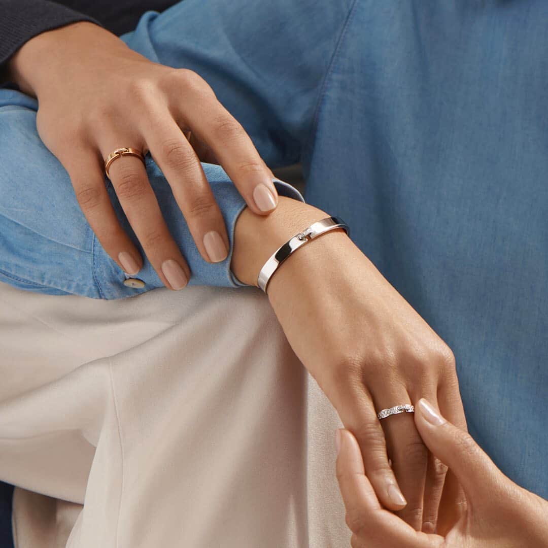 Chaumetさんのインスタグラム写真 - (ChaumetInstagram)「Match your Liens Évidence jewels with your significant other for an everlasting declaration of love. #Chaumet #StoriesofLiens #ChaumetLiens #LiensEvidence」2月6日 18時17分 - chaumetofficial