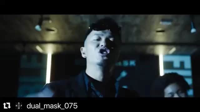 T-CHUのインスタグラム：「_________  "Double Up" ミュージックビデオ公開されました。  DUAL MASKのYouTubeチャンネルにて フル上がってますのでチェックおねしゃす🔥  #Repost @dual_mask_075 with @make_repost ・・・ 🚨NEW MV🚨  DUAL MASK New single “Double Up" OUT NOW🎥 On YouTube Link in bio  Directed by @ij_sandiego」