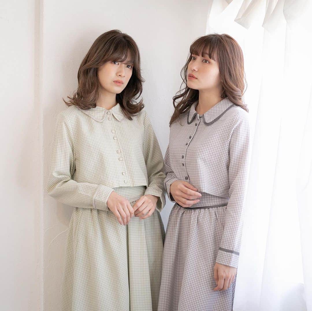 LEBECCA boutique Vintageのインスタグラム：「. ﻿ ﻿ ﻿ 愛してやまないギンガムチェックブラウス﻿ 愛してやまないギンガムチェックスカート﻿ ( @LEBECCA_boutique original )﻿ ﻿ ﻿ model﻿ @ogmcmgm (158cm) @mutto__ (162cm) hair ＆ make up﻿ @sota_nakai ﻿ photo﻿ @l_jpn  ﻿ ﻿ ﻿ #LEBECCAboutique﻿ #愛してやまないギンガムチェックブラウス #愛してやまないギンガムチェックスカート」