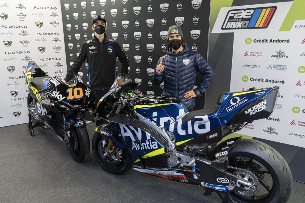 MotoGPさんのインスタグラム写真 - (MotoGPInstagram)「First #MotoGP team presentation of 2021 done ✅ Rookies @luca_marini_97 and @eneabastianini unveiled their new big bikes yesterday in Andorra ✨ Go to our story for all about the @realeavintia launch!」2月6日 18時29分 - motogp
