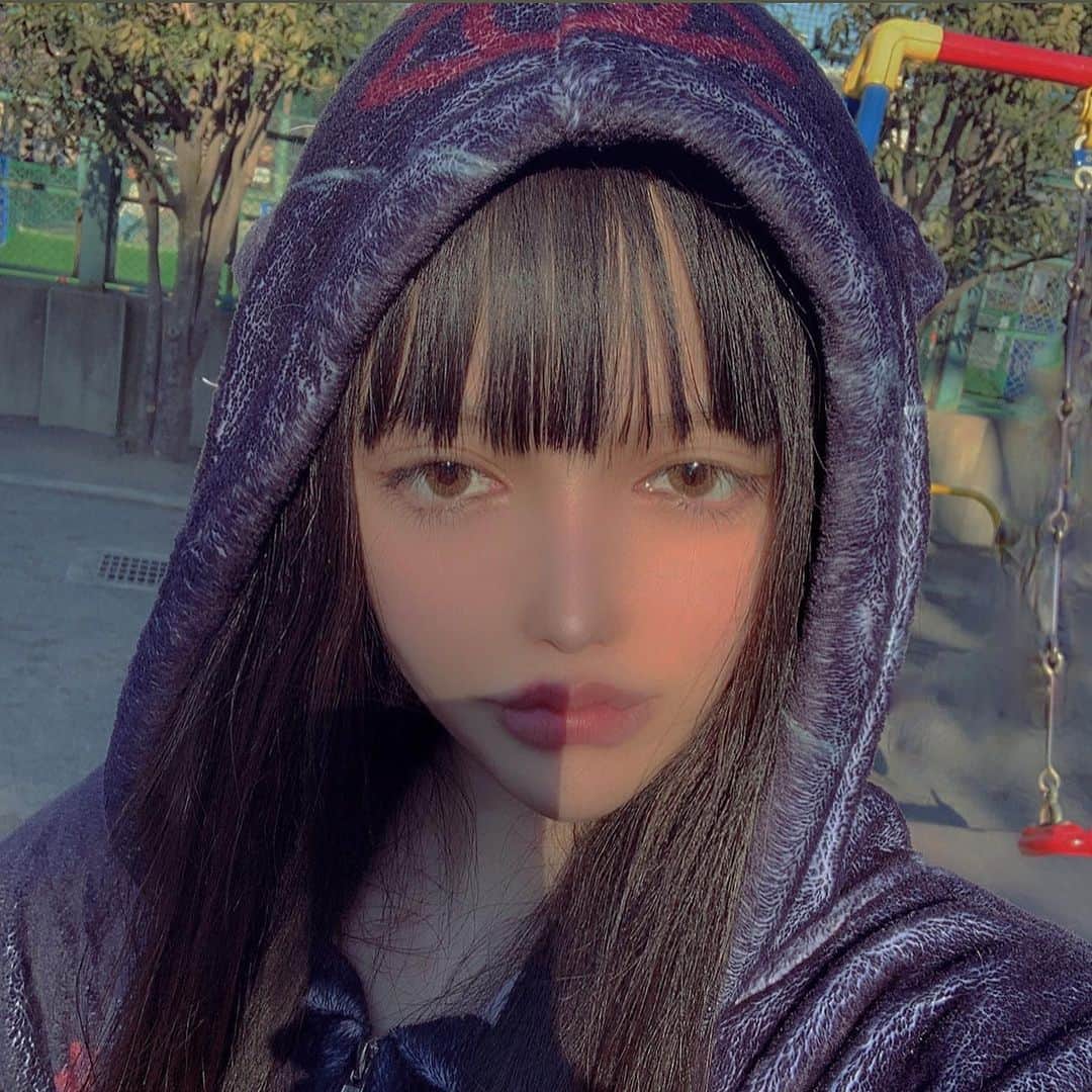 chiiiiiのインスタグラム：「𝔇𝔶𝔢𝔡 𝔦𝔫 𝔱𝔥𝔢 𝔰𝔲𝔫𝔰𝔢𝔱  好評だったので載せておきます🙃🤍」