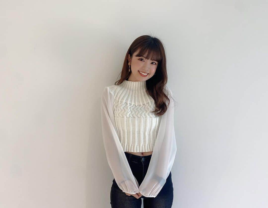 外薗葉月のインスタグラム：「#オンライン握手会 ありがとうございました〜 ちょっと雰囲気違う〜ぽいっ」