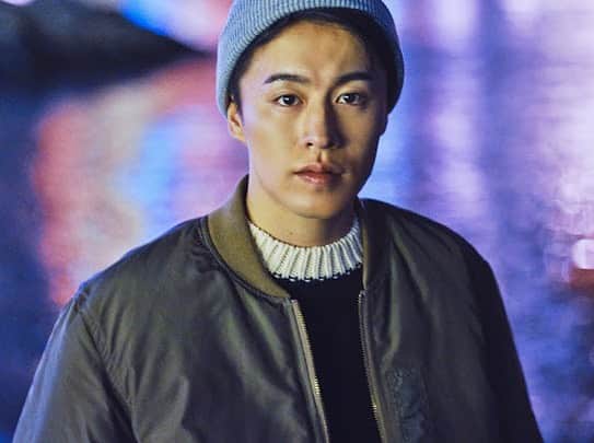 のインスタグラム：「夜の海って綺麗だよなあ。  夜の海といえばで思い出したけど 熱海の海もすごい綺麗だったなあ。  #無理矢理すぎる繋げ方 #カレンダー  https://www.hmv.co.jp/news/article/2101251026/  http://asmart.jp/kentaro-tomita」