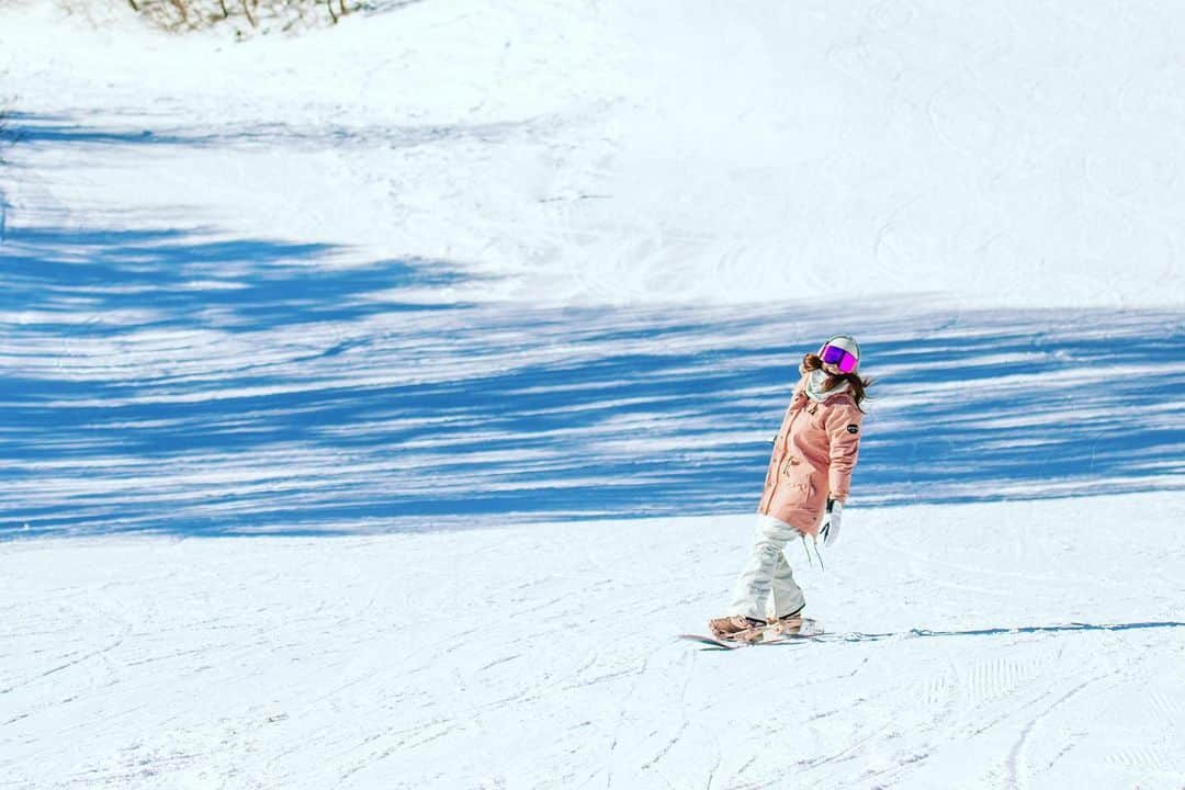 水田真依子さんのインスタグラム写真 - (水田真依子Instagram)「スノーボード🏂LIFE🏂 とりちゃん　たけちゃん 撮影ありがとう！✨✨ 最高の仲間！ #ファッション	 #東京	 #ランチ	 #かわいい  #可愛い	 #ネイル	 #おうちごはん	 #ありがとう	 #空	 #犬	 #お弁当	 #桜	 #大好き	 #モデル	 #コーデ	 #撮影	 #ヘアアレンジ	 #インテリア	 #メイク	 #コスメ部門」2月6日 18時50分 - maikosebasu