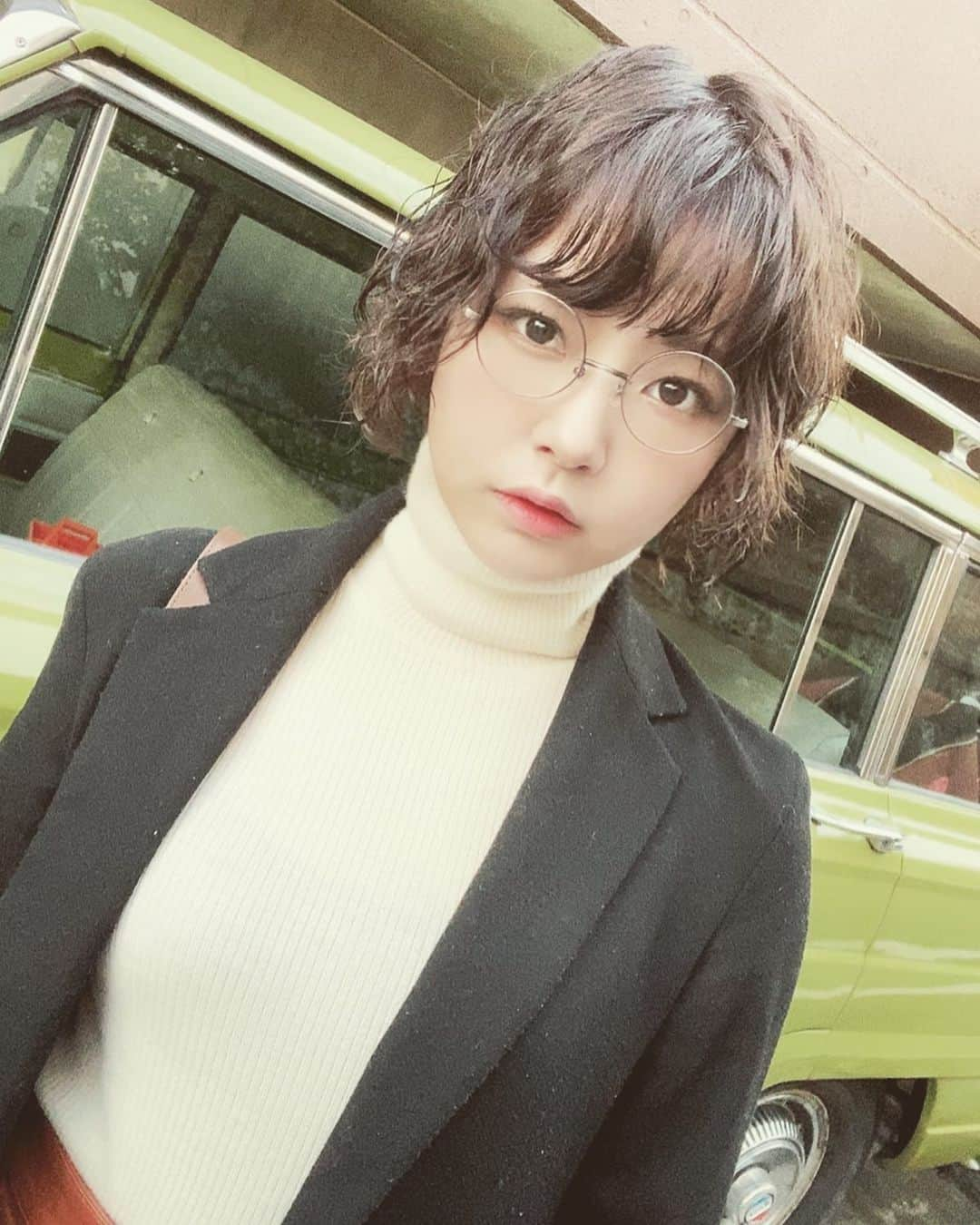 友田紗季さんのインスタグラム写真 - (友田紗季Instagram)「パーマかけた！  ブリーチしたばっかりだったからかけるの大変そうでしたがこんな可愛くしてくださいました😭  ありがとうございます❣️ #ブリーチパーマ #ショートパーマ  #ショートカット #外国人風パーマ #ミスコン #ミス立教」2月6日 19時09分 - rikkyo20miss_1