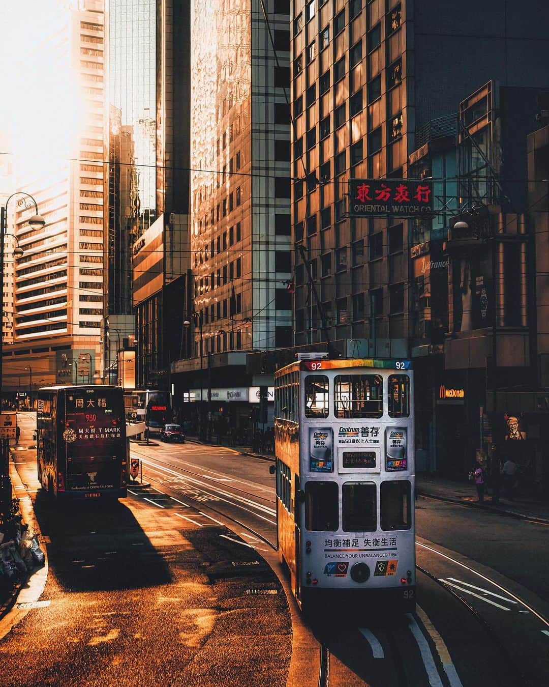 HAYAMI HANNAH ハナさん ど田舎さんのインスタグラム写真 - (HAYAMI HANNAH ハナさん ど田舎Instagram)「Tram Ways 🚋🇭🇰🌆 @hktramways  Hong Kong Island  Have a nice weekend dear all !  .⁣ . . . .  #hongkong #explorehongkong #streetclassic #zolimahongkong #streetleaks #picsofhk #reframinghk #insidehongkong #sonyhongkong #hongkonger #hkphotography #pbhk #hayamihannah #sphkcollective #discoverhongkong #homekong #citykillerz #hongkongphotography #discoverhk  #spicollective #urbanstreetphotogallery #streetfinder #awesomehongkong #streetphotography #bcncollective #hongkongstreetphotography #lensbible #streetlife #visualhongkong #hongkonginsta」2月6日 19時11分 - hayamihannah