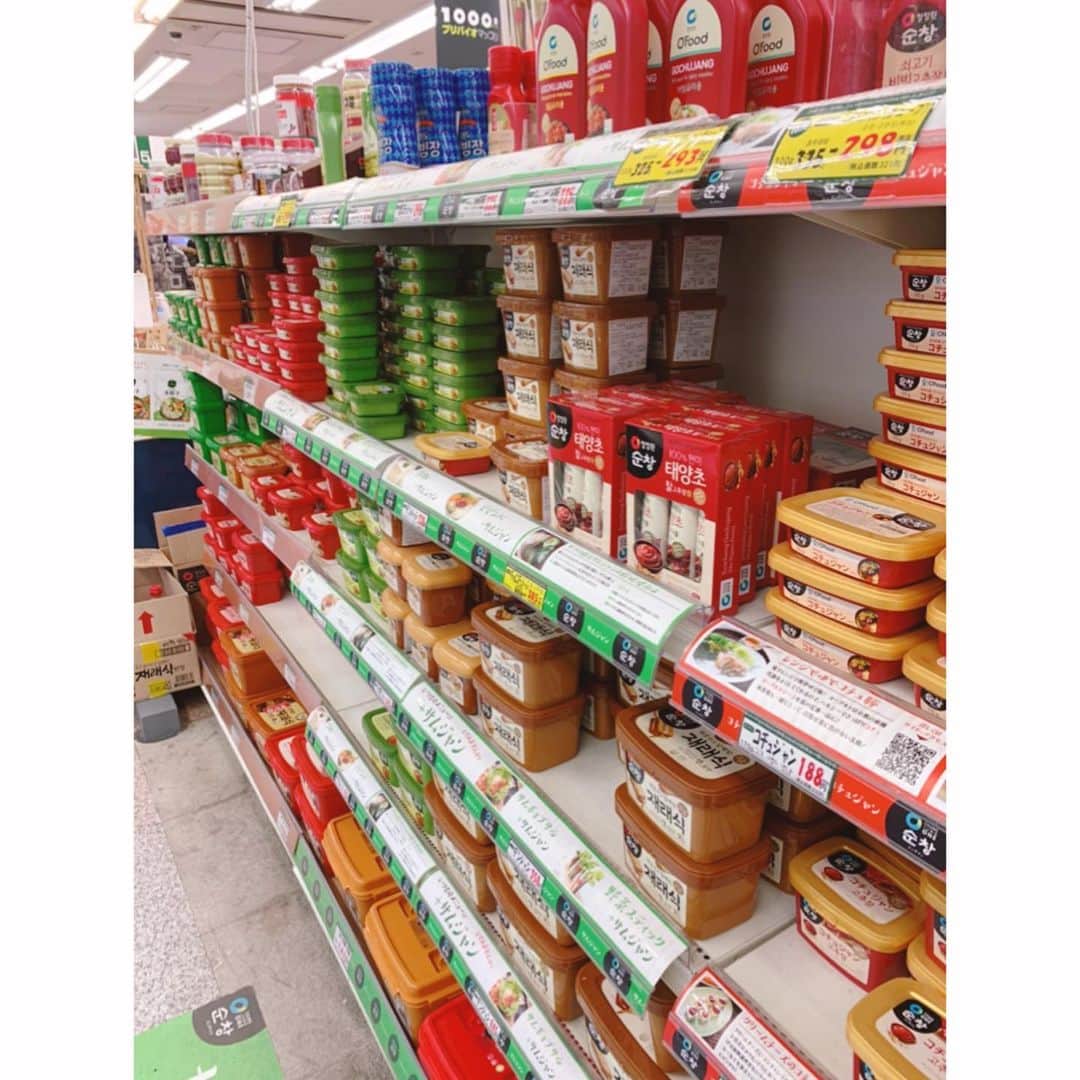 丹羽麻由美さんのインスタグラム写真 - (丹羽麻由美Instagram)「2021年2月6日🇰🇷  韓国系の食材を買いにスーパーへ。  今回初めて、とうがらしの粉も買ってみました。あとサムジャンも。  韓国行きたいなぁ、、  #韓国広場 #장터 #신오쿠보  #서울에가고싶다」2月6日 19時18分 - mayumi912