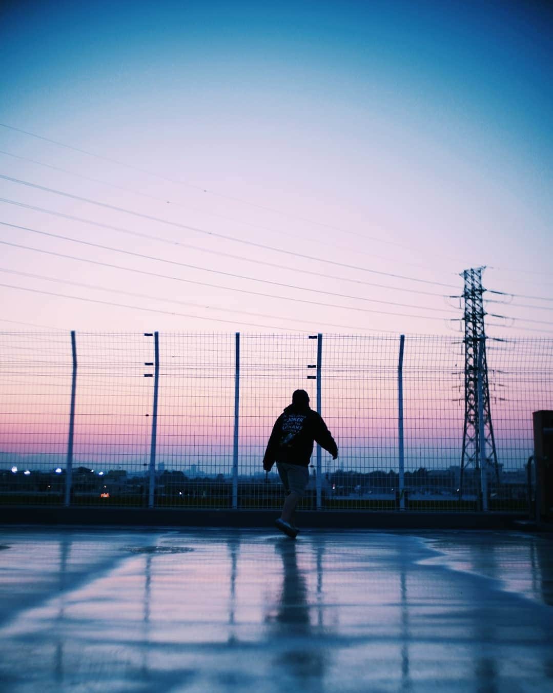 6151のインスタグラム：「Beside」
