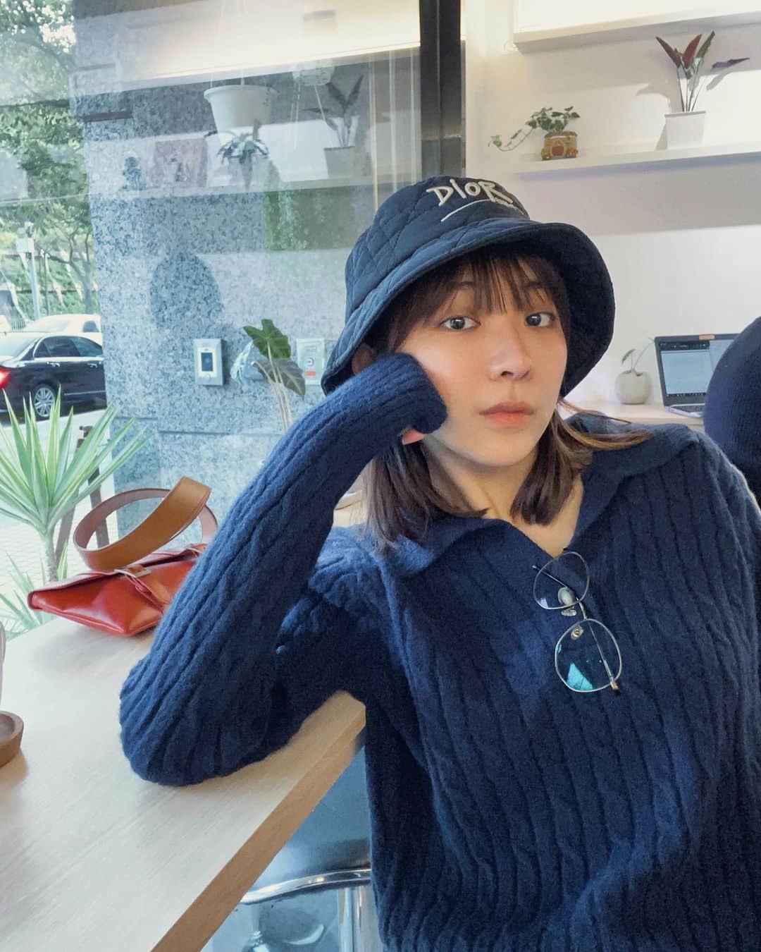 特蕾沙（Teresa）のインスタグラム：「☀️+☕️+🍰= such a beautiful day!  #週末假chill #chill意濃 #chillax」