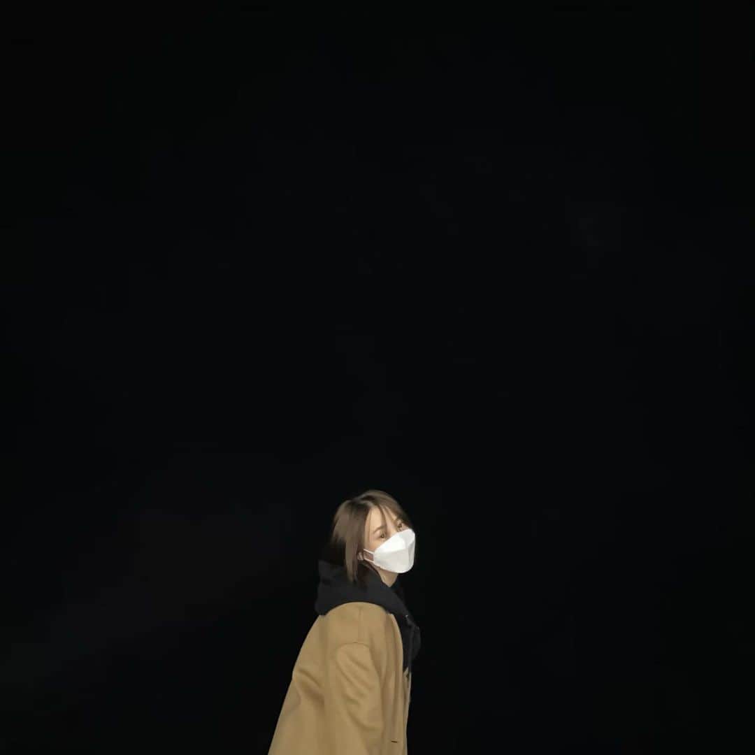 ムンビョルさんのインスタグラム写真 - (ムンビョルInstagram)「별 보러 💫 (Feat.the Big Dipper) ⠀ ⠀ ⠀ #byul2closet 🌻」2月6日 19時34分 - mo_onbyul