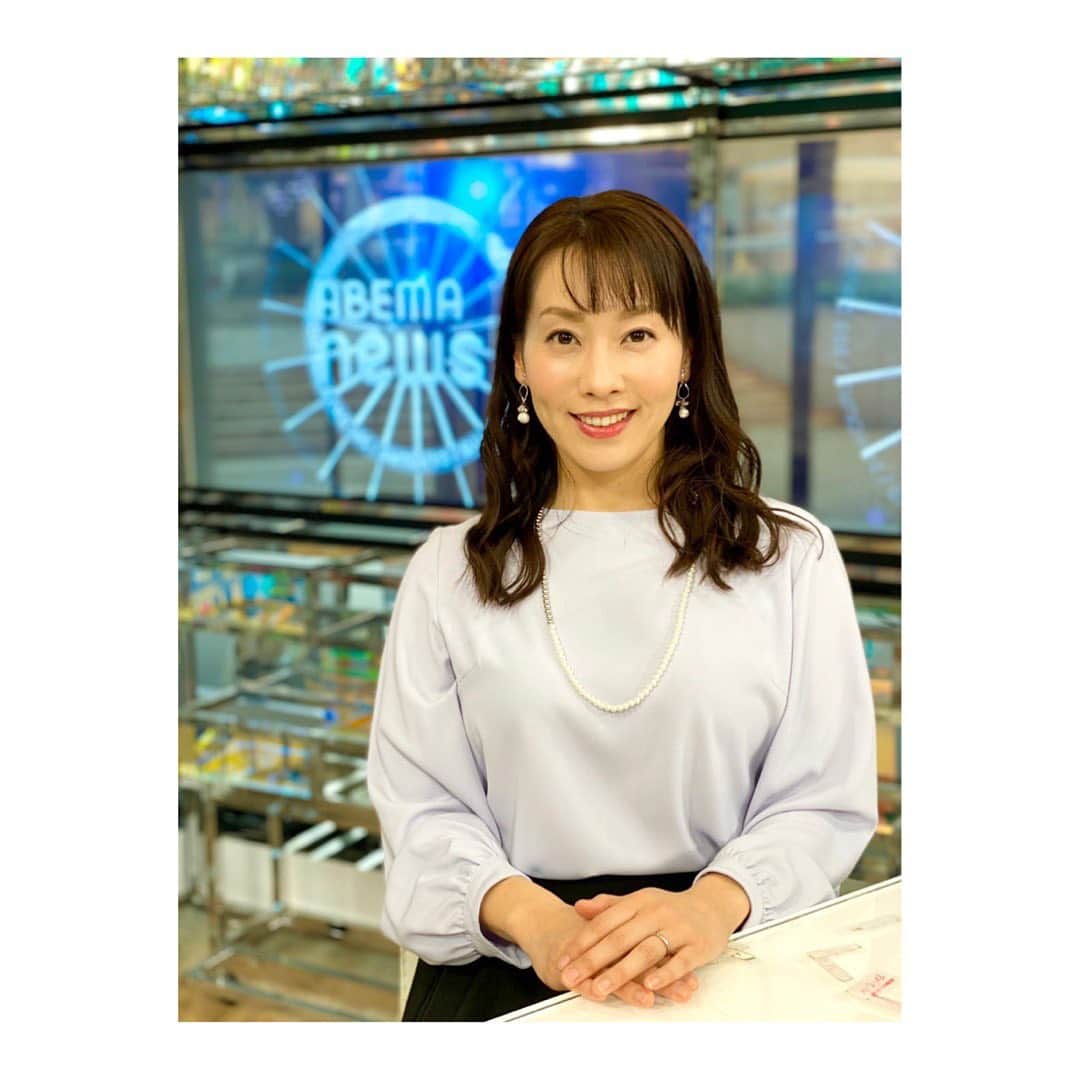 のインスタグラム：「. スピーチレッスンからの  ABEMA NEWSは、 よく声が出るし口が動く🤗✨ . #abematv #abema #abemanews  #アベマtv #アベマ  #abemanewsキャスター  #news #報道 #saturday #土曜日  #roppongi #roppongihills  #hairmake #ダウンスタイル  #hairset #ヘアセット  #ヘアメイクのきろく #フリーアナウンサー #ニュースキャスター  #實石あづさ」