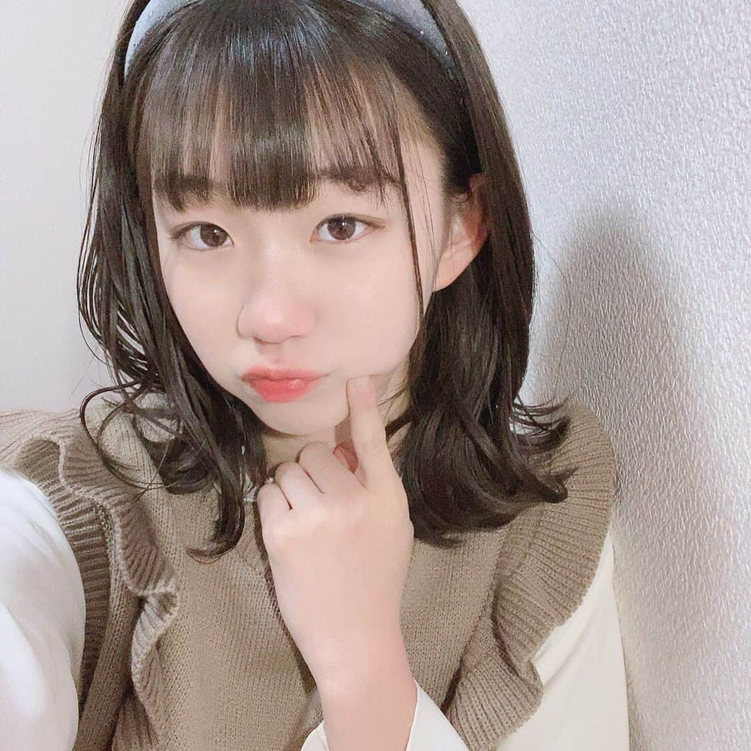 雪月心愛さんのインスタグラム写真 - (雪月心愛Instagram)「今日は髪の毛まきまきdayだったよ🧸🤍  #外ハネ#ミックス巻き#前髪#切った#カチューシャ#ヘアアレンジ#アイドル#idol#高校生#jk#fjk#おやすみぃあ」2月6日 19時49分 - mia_crownpop