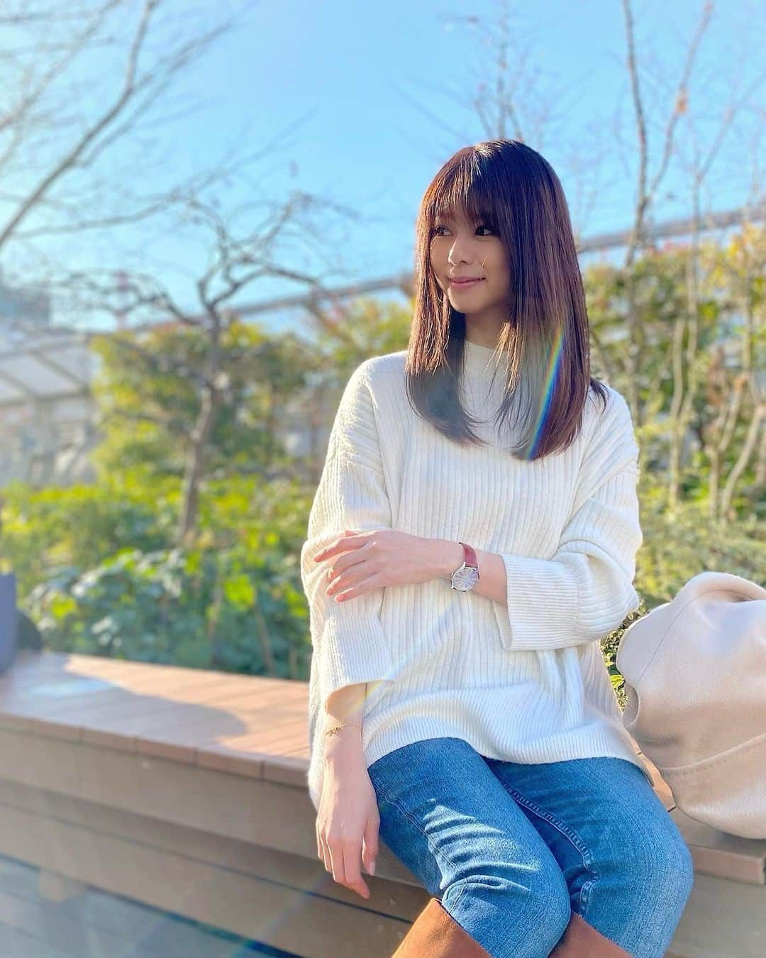 えれなさんのインスタグラム写真 - (えれなInstagram)「春みたいなお天気だったね🥰☀️  写真を撮ったらプリズムがいっぱいでした🌈✨  #prism #えれな」2月6日 19時41分 - elena1982312