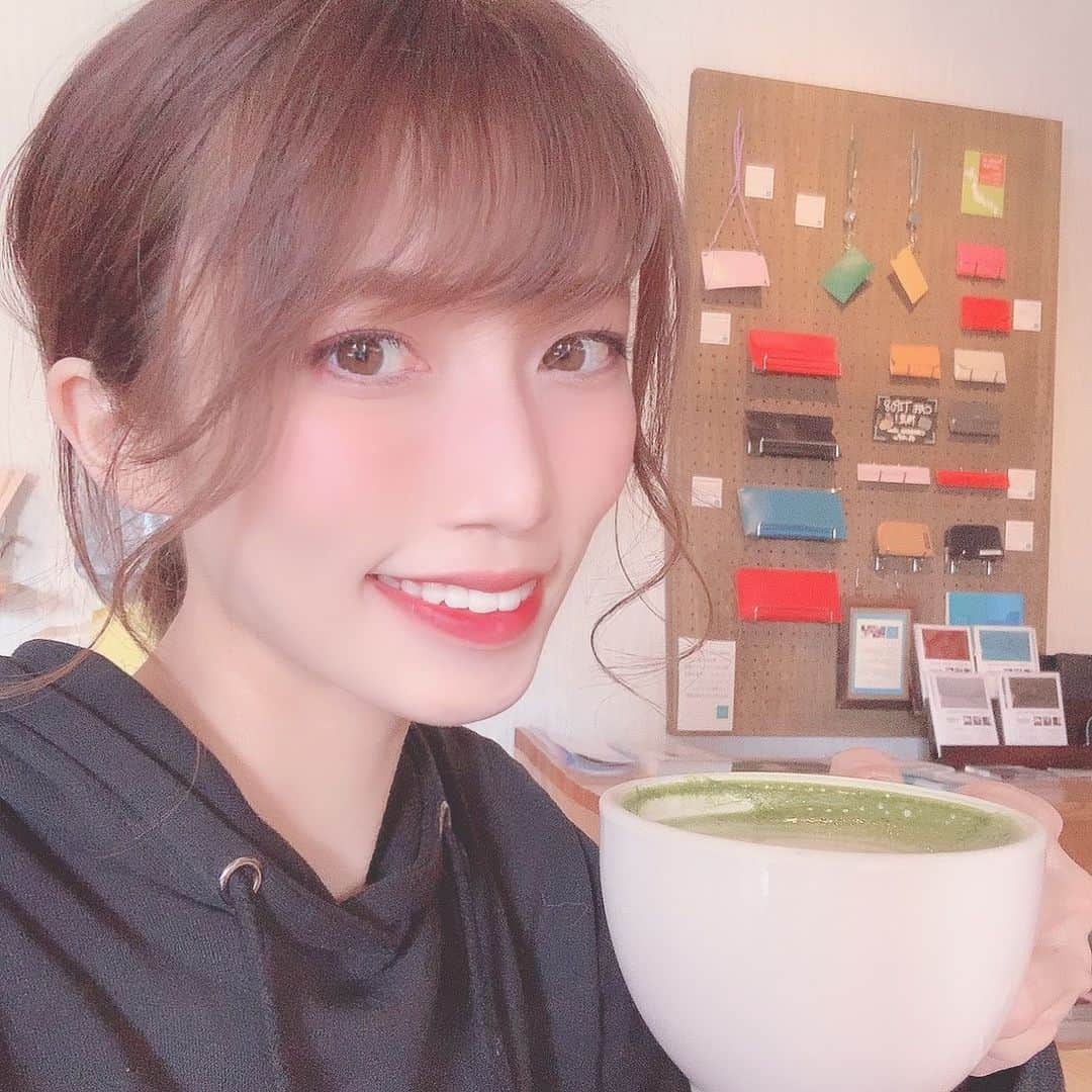 板野優花さんのインスタグラム写真 - (板野優花Instagram)「☕大阪・中津 CAFE TIPO8 さん @cafe_tipo8  ・ スカイビルの目の前にあるお店🙆‍♀️💓 ふらっと立ち寄ったんだけど 私の大好きなクリームソーダと きっと寒くなるからと思って抹茶ラテもいただきました😂 ・ あまり来ないエリアにこんなカフェがあるって知らなくて めちゃくちゃ新発見でした🥺💕 ・  #大阪カフェ #大阪グルメ #梅田カフェ #梅田グルメ  #中津カフェ #中津グルメ #中津ランチ #関西カフェ巡り #北区カフェ #カフェ巡り好きな人と繋がりたい  #関西グルメ #おいしいもの好きな人と繋がりたい #カフェ活 #おすすめカフェ #カフェ女子 #健康ご飯 #玄米ランチ #ゆーろの美味しいメモ」2月6日 19時52分 - yuka_itano