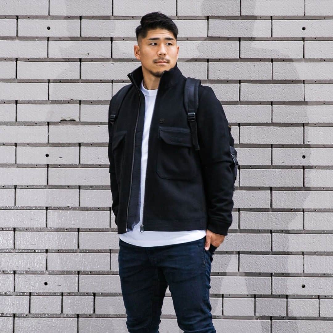 G-Star RAW Japanさんのインスタグラム写真 - (G-Star RAW JapanInstagram)「【ラガーマンの1週間着回しコーデ】  “ストレスフリーでもオシャレでいたい!” 移動の多い地方遠征の日はいつでも楽でいたいけど、オシャレでもいたい。そんな日はストレッチが効いた「D-Staq」がぴったり。  スペシャルサイトは @gstarraw_jp 公式サイトで公開中！  松田力也選手着用： ■D-STAQ 3D SLIM JEANS No. D05385-8971-89 SIZE：W32/L32  ■PADDED BOMBER JACKET No. D17589-A521-4213 SIZE：L  ■BRISTUM BUTTON DOWN SLIM SHIRT No. D18167-C437-B905 SIZE：L  ■XPO WOOL JACKET No. D18331-B965-6484 SIZE：L  ※写真は昨年11月（緊急事態宣言発令前）に撮影したものです。撮影現場では、新型コロナウイルス感染症防止対策を十分に行い撮影しました。 ・ ・ ・ @rikkyon10 #GStarRAW #GStarRAWjapan #HardcoreDenim #denim #sustainable #ジースターロゥ #デニム #サステナブル #デニムRAWコーデ #松田力也 #MatsudaRikiya #rugby #ラグビー #ラグビー選手 #トップリーグ #パナソニックワイルドナイツ #panasonicwildknights #wildknights ﻿#ワイルドナイツ」2月6日 20時00分 - gstarraw_jp