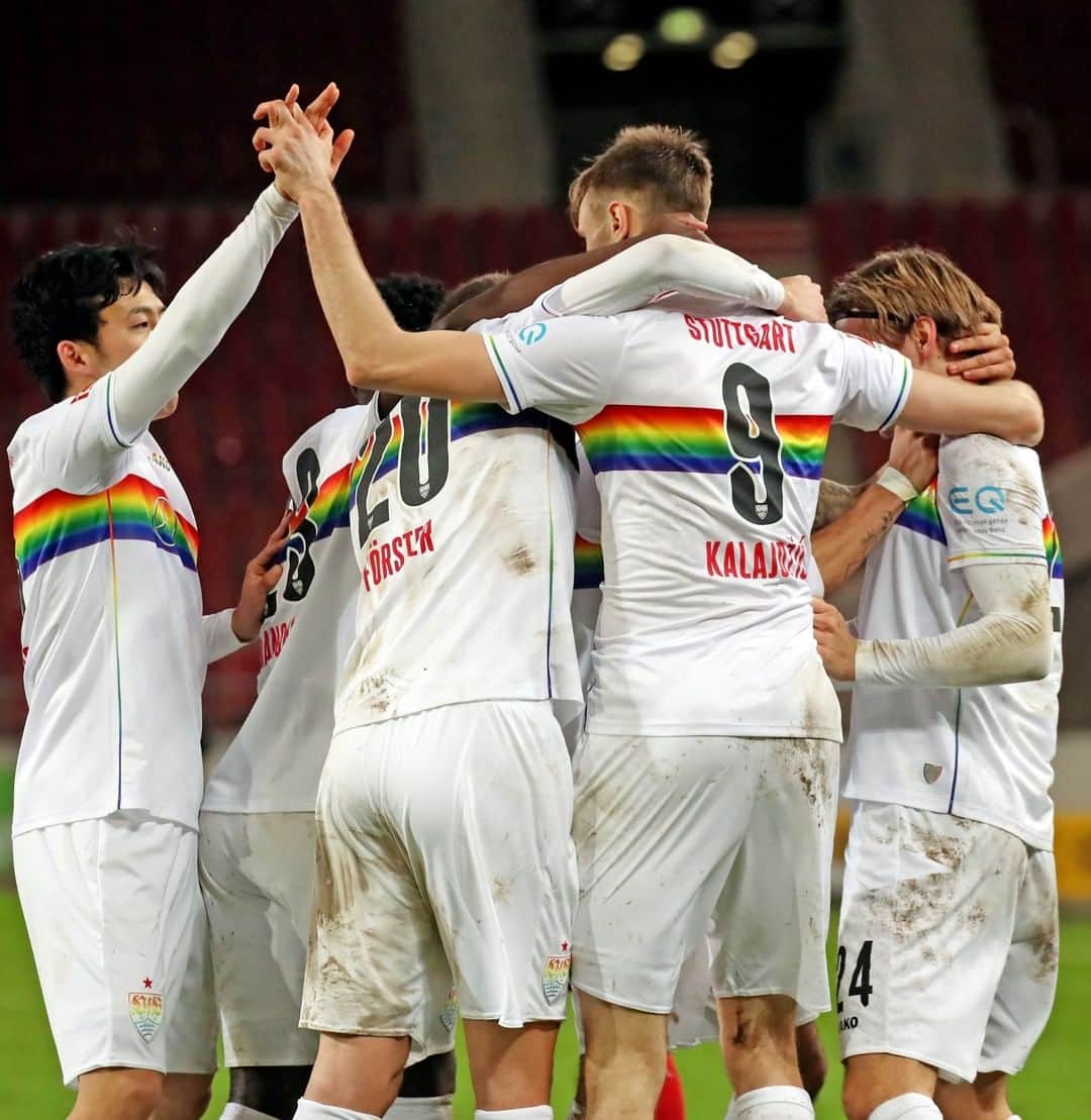 VfBシュトゥットガルトのインスタグラム：「🔙 #VfBM05 😍⚽️⚽️ 🔜 #B04VfB ⏰ 15:30 Uhr Punkten wir in Leverkusen? Beschreibt Euer Gefühl mit drei Emojis! 👇 _ #VfB #bundesliga #furchtlosundtreu #auscannstatt #0711 #vfbstuttgart #vfbstuttgart1893 #1893」