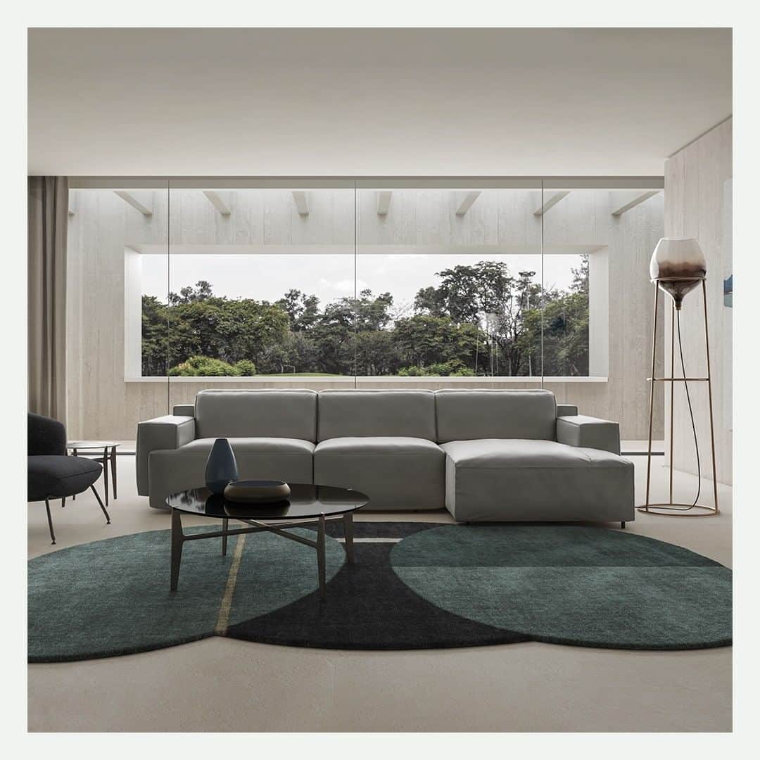 Natuzzi Officialのインスタグラム：「Follow @natuzzi. Mediterranean inspirations. Bringing harmony to your homes with our furniture collection, entirely crafted in Italy」