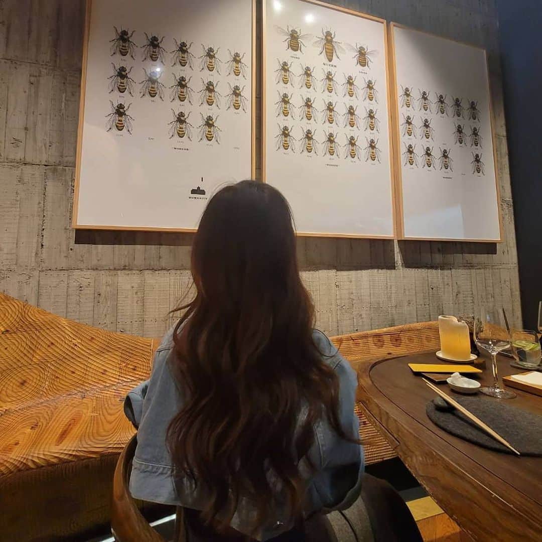 ジョリン・ツァイのインスタグラム：「RAW #queenbee🐝」