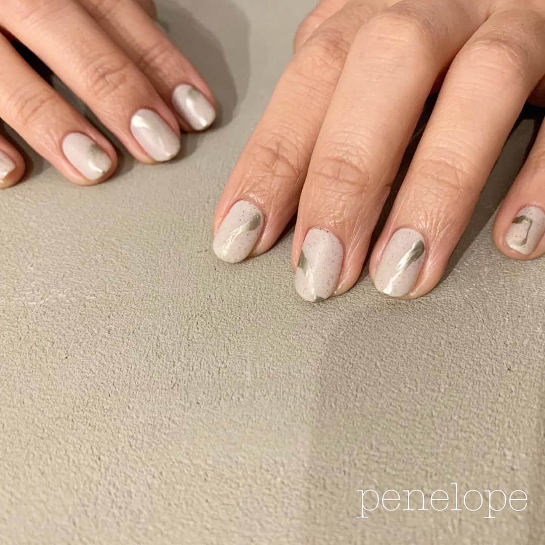 penelopeさんのインスタグラム写真 - (penelopeInstagram)「﻿ セミマットで陶器nail🎨﻿ ﻿ 担当　渡沢　( @__po________ )﻿ ﻿ ﻿ #penelope#penelopetokyo#omotesando﻿ #aoyama#eye#eyelash#parisienne#lushlift﻿ #nail#nailart#foot#footnail#color﻿ #ペネロピ#ペネロピ東京#表参道#青山#マツエク﻿#ネイル#ネイルアート#ジェルネイル#シンプルネイル#ミラーネイル#オーロラミラー#マグネットネイル#ニュアンスネイル#くすみネイル#マグネットジェル#同時施術﻿ ﻿ ﻿ 当サイト内の文章・画像等の内容の無断転載及び複製等の行為はご遠慮ください。」2月6日 20時02分 - penelopetokyo