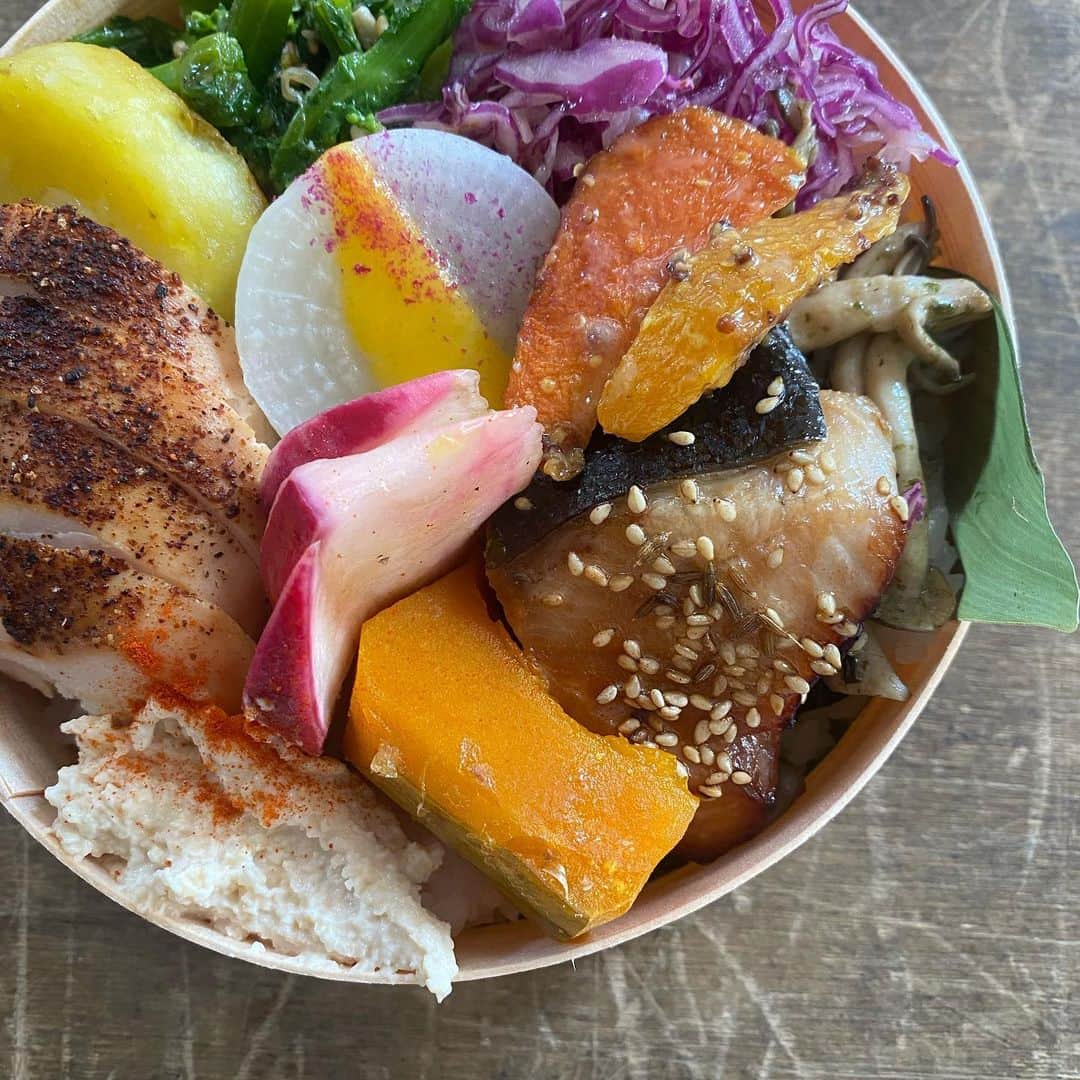 MOMOEのインスタグラム：「お弁当  本日もありがとうございました♡ あたたかい１日でした  #diary #bento #organic #momoe  #momoegohan」