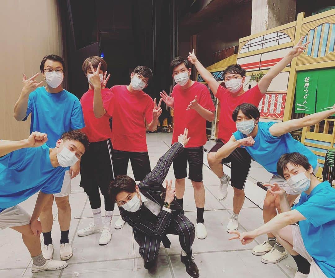 のインスタグラム：「とっととっとギオカゲありがとうございました！ 楽しかったです！ メチャクチャやってしまった、梅村ごめんね！ またやりたいと思います！ またお願いしますー！！  #祇園花月」