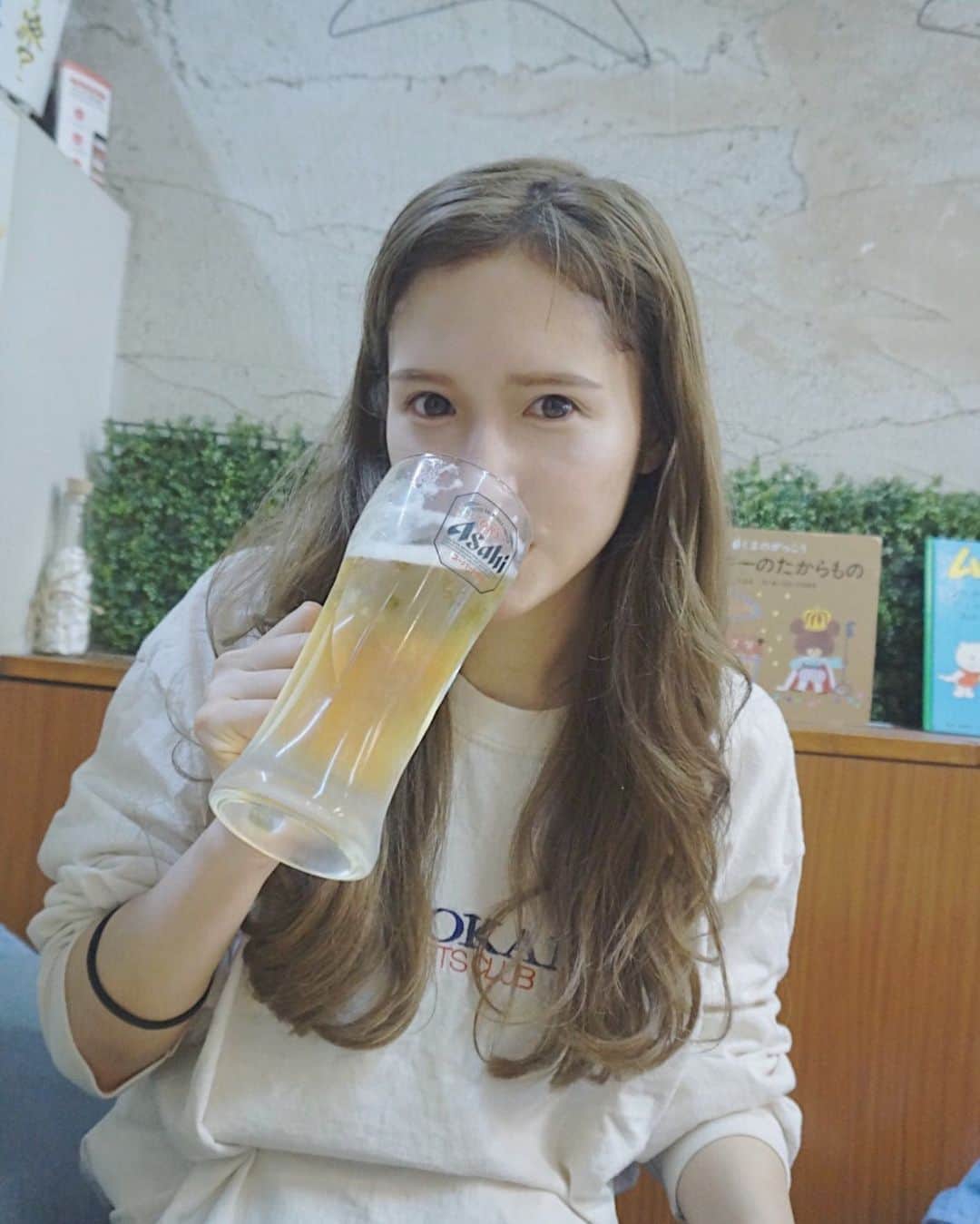 fukishaljのインスタグラム：「Lunch with mama😘🍺  先日のおやすみに 母と2人でお昼餃子デート🥟 お昼からお酒のんでウキウキしました☺️笑」