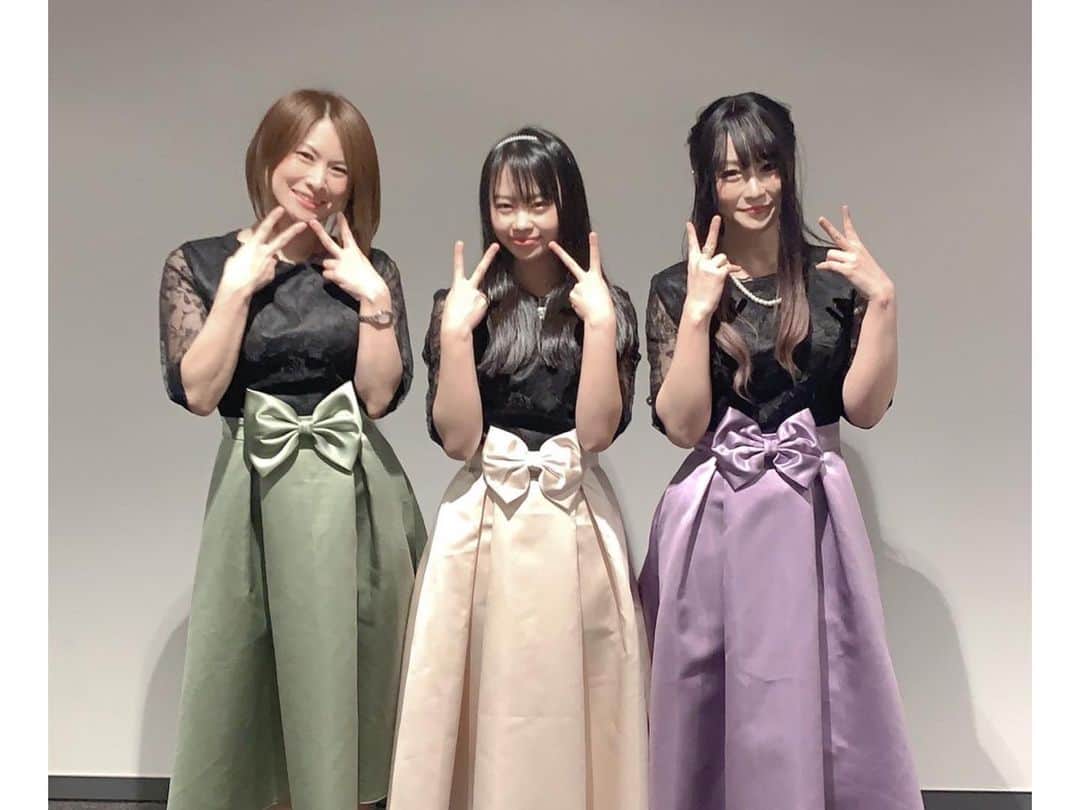 のインスタグラム：「Library Concert終了✨  会場、配信で見て頂いた方、有難うございました🙇‍♀️ ③年目に突入した【HiKaRi】を どうぞよろしくお願いします🙇‍♀️  おっきーと開設したYouTube 【アナと音の女王チャンネル】 見られましたか？  ご挨拶動画に続きまして、いよいよ本編始まりました‼️ youtu.be/GkMkvPXQeus  【アナと音の女王チャンネル】  で検索してみてください✨✨✨」
