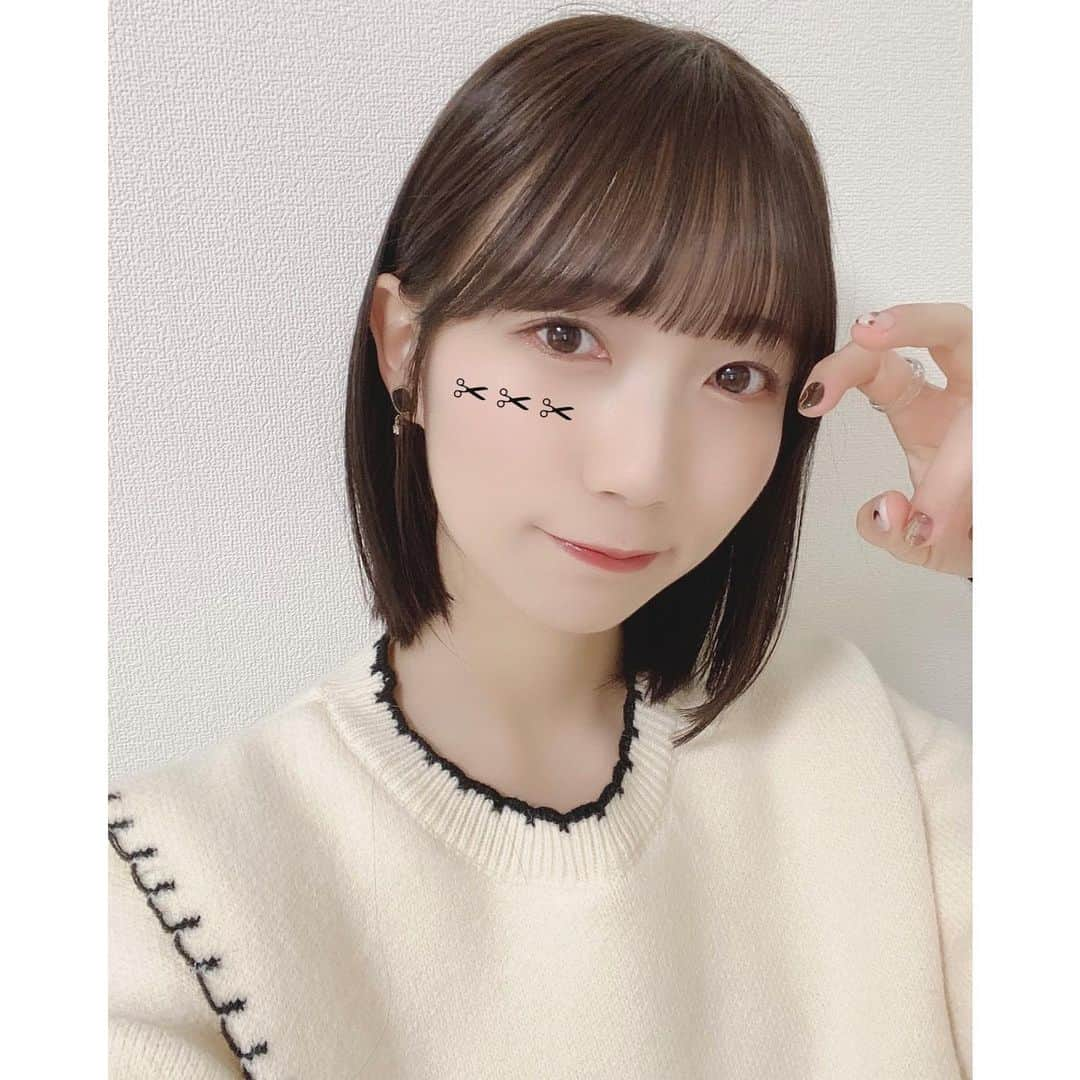 江嶋綾恵梨さんのインスタグラム写真 - (江嶋綾恵梨Instagram)「短くなりました☺︎✂︎ #ショートカット #ボブ #ショートボブ #ぱっつん前髪」2月6日 20時28分 - aeringoooo