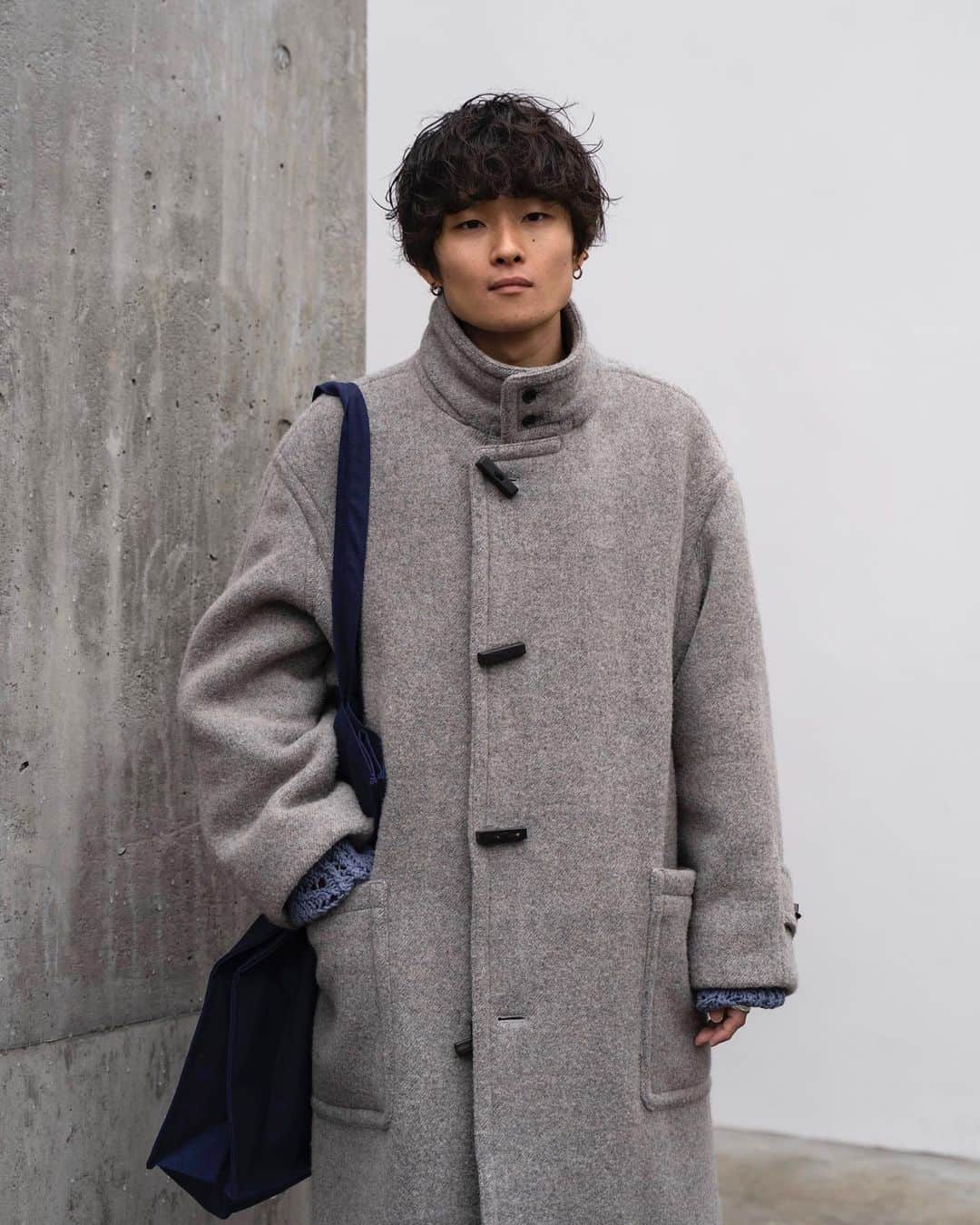 Ryoさんのインスタグラム写真 - (RyoInstagram)「ㅤㅤㅤㅤㅤㅤㅤㅤㅤㅤㅤㅤㅤ 冬も終盤ですね、 @yoke_tokyo のダッフルコートにもたくさんお世話になりました☺️今日からSSもスタートしましたね！僕も届くのが楽しみです🧥 ㅤㅤㅤㅤㅤㅤㅤㅤㅤㅤㅤㅤㅤ  The winter is coming to end, and I've wore this @yoke_tokyo's duffle coat a lot ☺️  21SS collection has just started today! I'm looking forward to it 🧥 ㅤㅤㅤㅤㅤㅤㅤㅤㅤㅤㅤㅤㅤ coat:#yoketokyo knit:#dairiku pants:#sillage bag:#studionicholson  shoes:#oamc」2月6日 20時35分 - ryo__takashima