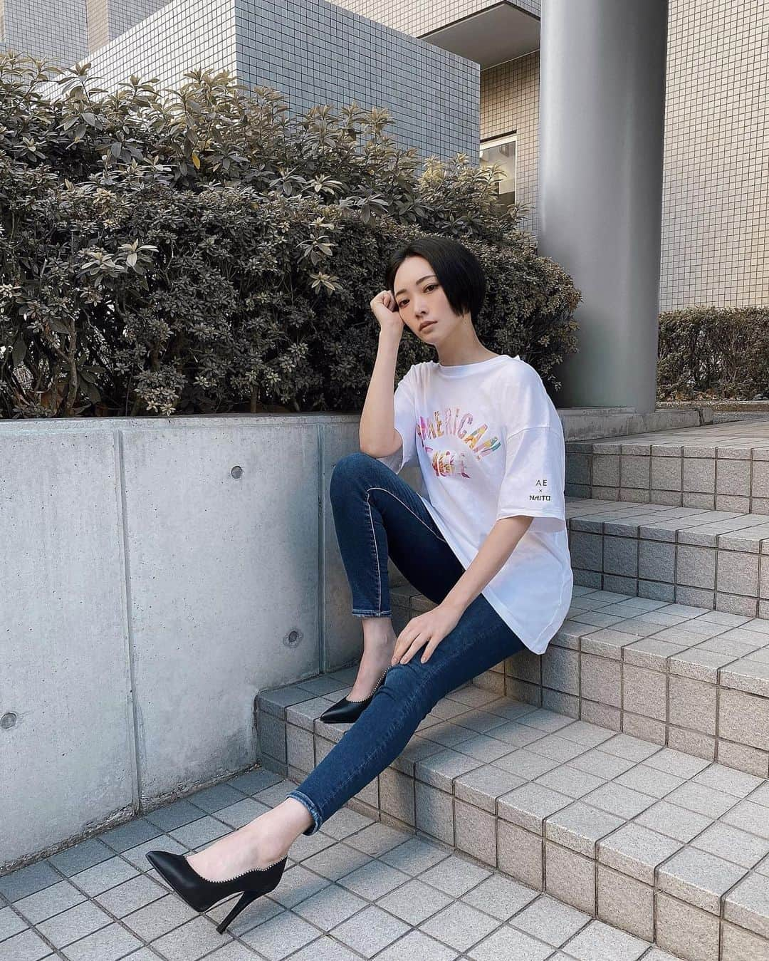 石川マリーさんのインスタグラム写真 - (石川マリーInstagram)「． ． jeans & t-shirt/ @americaneaglejp  ． "AE×NAITO" コラボのTシャツがかわいい♡ ． American Eagleのデニムは ストレッチが効いてて履き心地がいいから ずーっとリピートしてます☺︎ ． ーーーーーーーーーーーーー www.aeo.jp にて20%off クーポンコード【NMANP2】 ーーーーーーーーーーーーー ． ． ． #americaneagle #AExME #AEjeans #AExNAITO」2月6日 20時42分 - marieishikawa