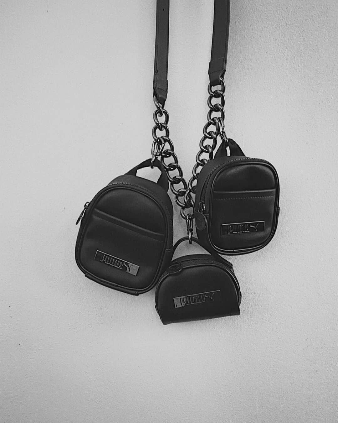 AMIのインスタグラム：「My new bag @pumajapan ✳︎""」