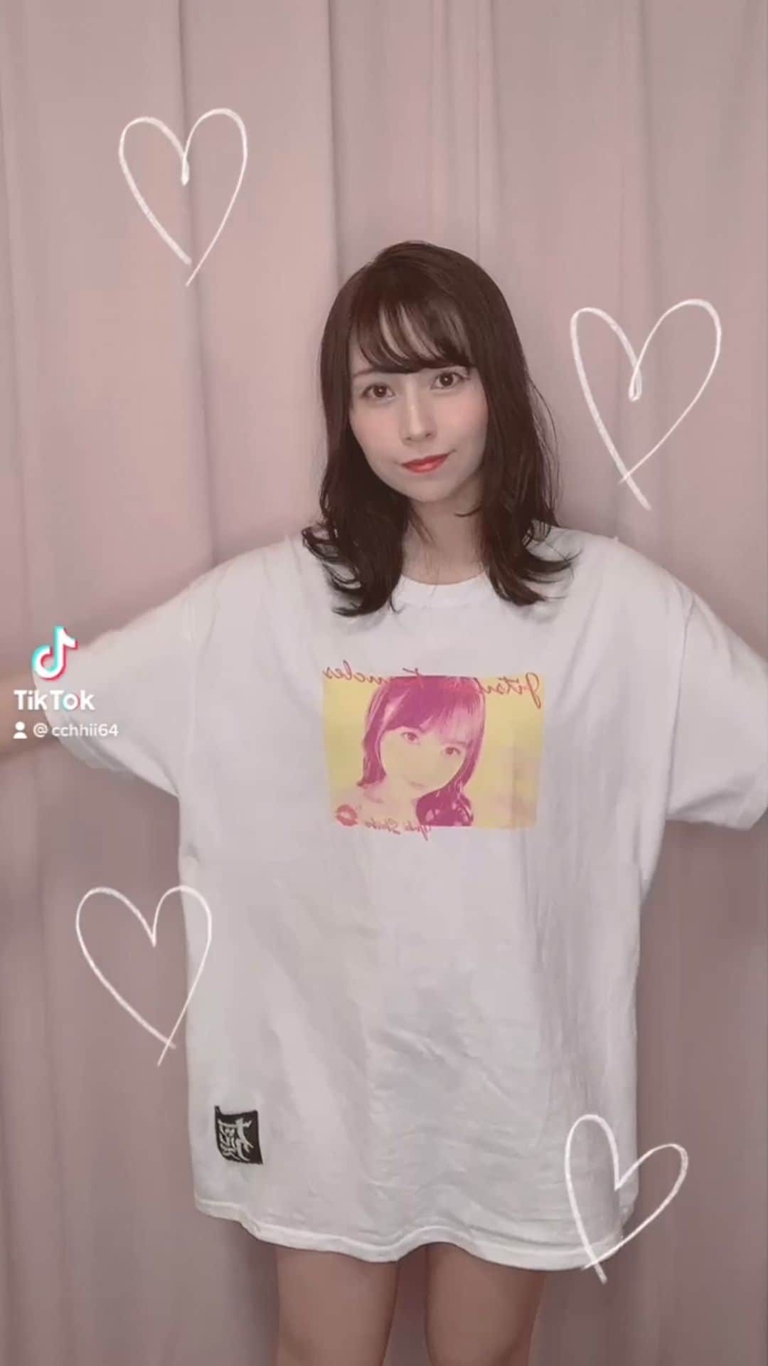 緑川ちひろのインスタグラム：「Tシャツ好き？ . . .  #グラビア #グラビアアイドル #インスタグラビア #撮影会モデル #gravure #instagravure #followme #followmejp #ミス東スポ2020 #グラドル自画撮り部 #IV #イメージビデオ #水着 #美脚 #美尻 #美乳 #むちむち #japanesegirl #japapnese #性感 #sexyhot #sexy」