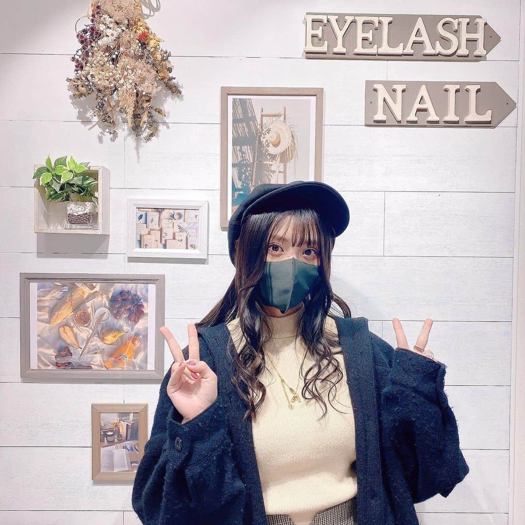 根岸愛さんのインスタグラム写真 - (根岸愛Instagram)「💅✨💅 newネイル💝 Lapis新宿店さんにて担当はmanamiさん(@lapis_manami )です🥰 今回はバレンタインを意識したカラーで赤をいれてみた！ 可愛い🥺💕💝 #lapis #lapisnail #nail #magnetnails #valentine #ネイル #バレンタインネイル #マグネットネイル」2月6日 20時56分 - negishiai927