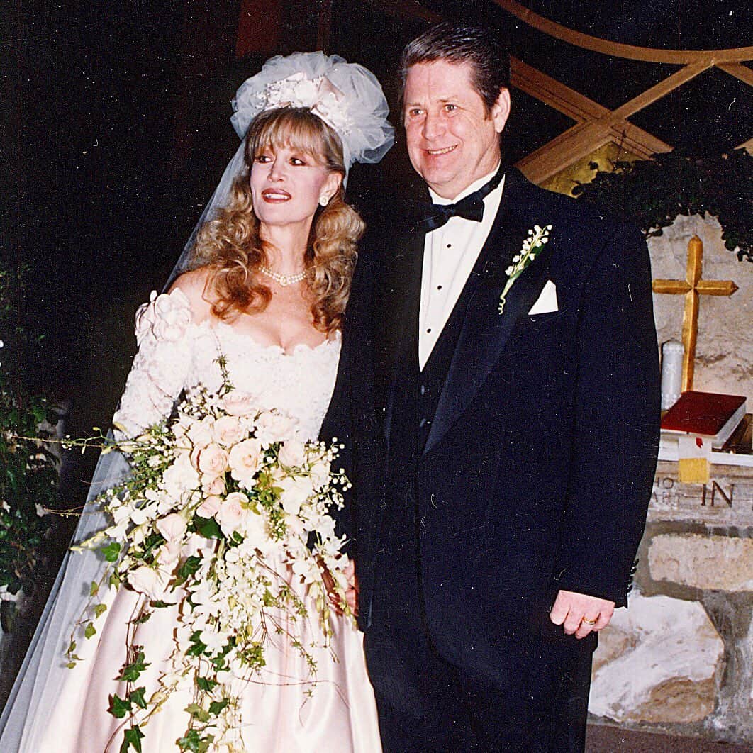 ブライアン・ウィルソンさんのインスタグラム写真 - (ブライアン・ウィルソンInstagram)「Happy 26th Wedding Anniversary Brian & Melinda Wilson!」2月6日 21時07分 - brianwilsonlive