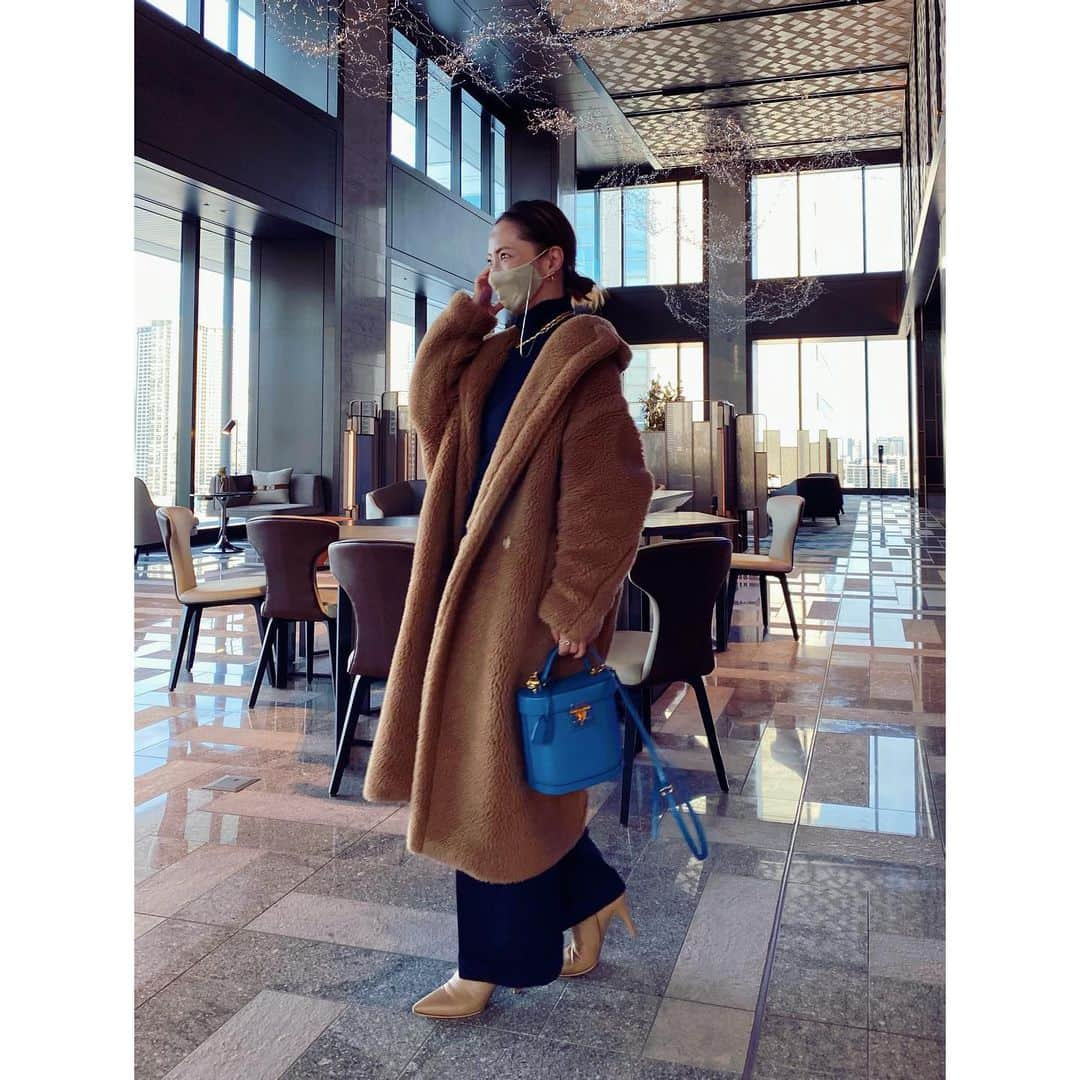 栗原佐知子さんのインスタグラム写真 - (栗原佐知子Instagram)「✴︎ navy × camel🧸💙 . . イロモノの組み合わせも好きだけど… 王道な色合わせも🥺✨ . . #outfit #fashion #coordinate #stylepost #instafashion #instadaily #instalike #instagood #instapic #zins #bernardzins #maxmara #demylee #markcross #maisonmargiela #zara #estellak #navy #camel #コーディネート #コーデ #ファッション #冬コーデ #ザンス #エステラケー」2月6日 21時02分 - sachiko__kurihara