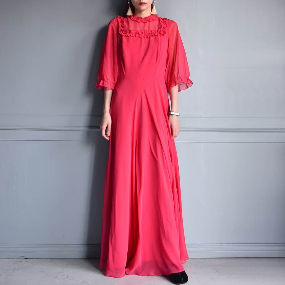 のインスタグラム：「-「USED&VINTAGE」Now on sale-  We began to order in easy way for oversea customers. Please check it. https://sister-tokyo.com  #sister_tokyo #used #vintage #sisterusedselection #onepiece #dress #hat #sister_tokyo #coperni #toga #togapulla #maisonmargiela」