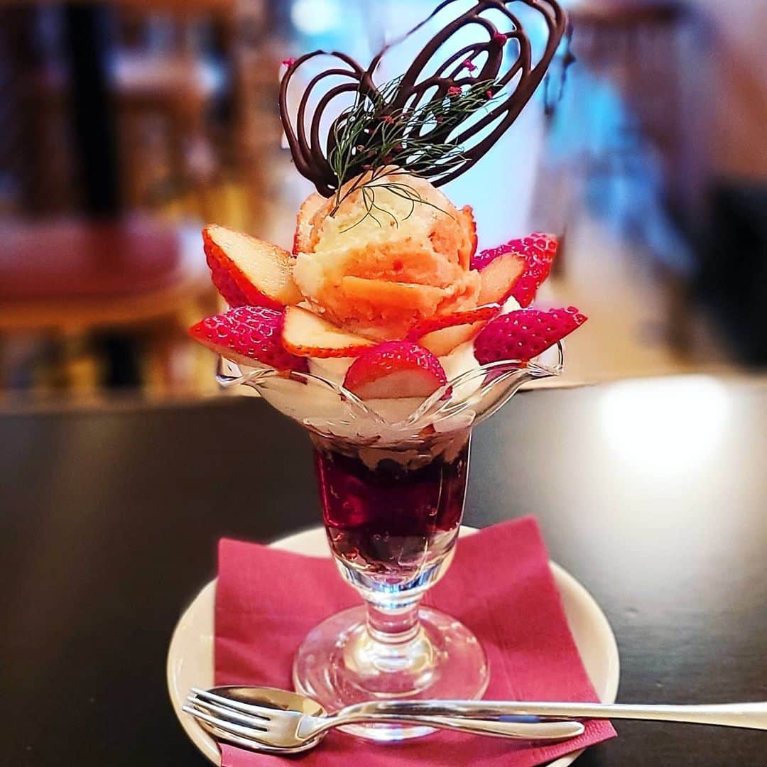 ミスター黒猫（黒猫仙人）のグルメインスタ