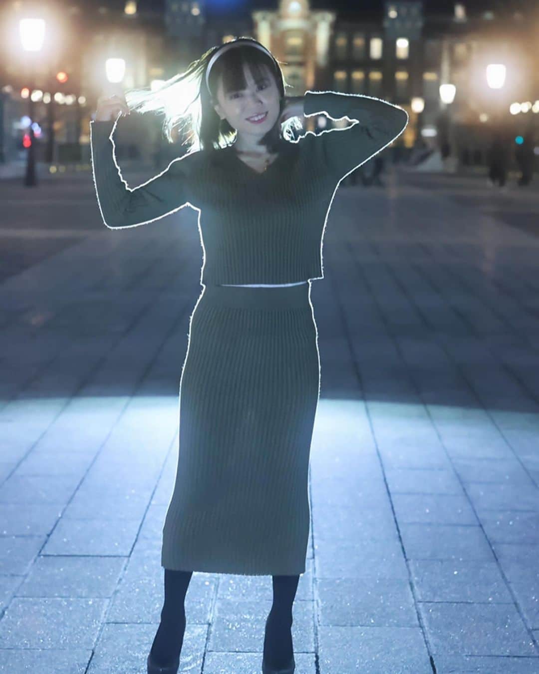 及川愛未のインスタグラム：「@hahilife さん📸レタッチしてもらいました🔦🔦 #shooting #撮影 #リクエスト撮影 #撮影会 #イルミネーション #夜景 #商用撮影 #写真展 #宣材写真 #プロカメラマン #丸ノ内 #東京駅 #lighting #サロンモデル #ブライダル #ウェディングモデル #ブライダルモデル　 #ポートレートしま専科  #ポートレート  #photography  #写真  #写真好きな人と繋がりたい  #写真撮るの好き人と繋がりたい  #portraitmodel #portrait  #東京カメラ部  #カメラマン募集  #ファインダー #ファインダー越しの私の世界  #followme ‪」