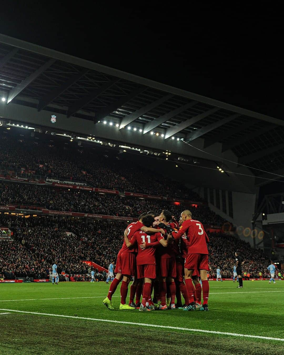 リヴァプールFCさんのインスタグラム写真 - (リヴァプールFCInstagram)「Last season's #LIVMCI in pictures 📸💫 𝑨𝒏 𝒊𝒏𝒄𝒓𝒆𝒅𝒊𝒃𝒍𝒆 𝒑𝒆𝒓𝒇𝒐𝒓𝒎𝒂𝒏𝒄𝒆 🤩 #LFC #LiverpoolFC」2月7日 7時52分 - liverpoolfc