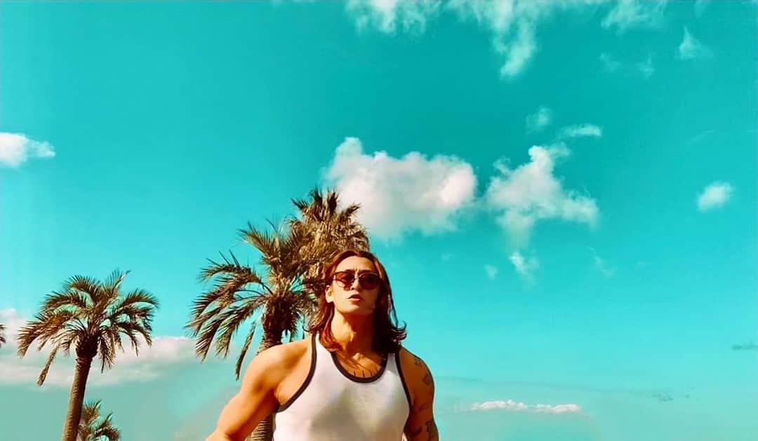 LANCEのインスタグラム：「今日は動いたー寝る。」