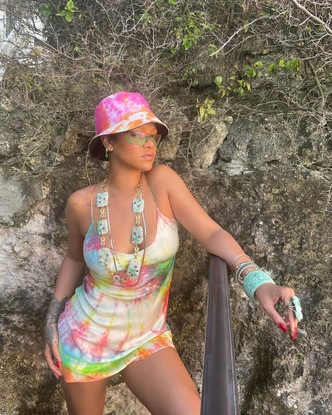 リアーナのインスタグラム：「jade in da shade.」