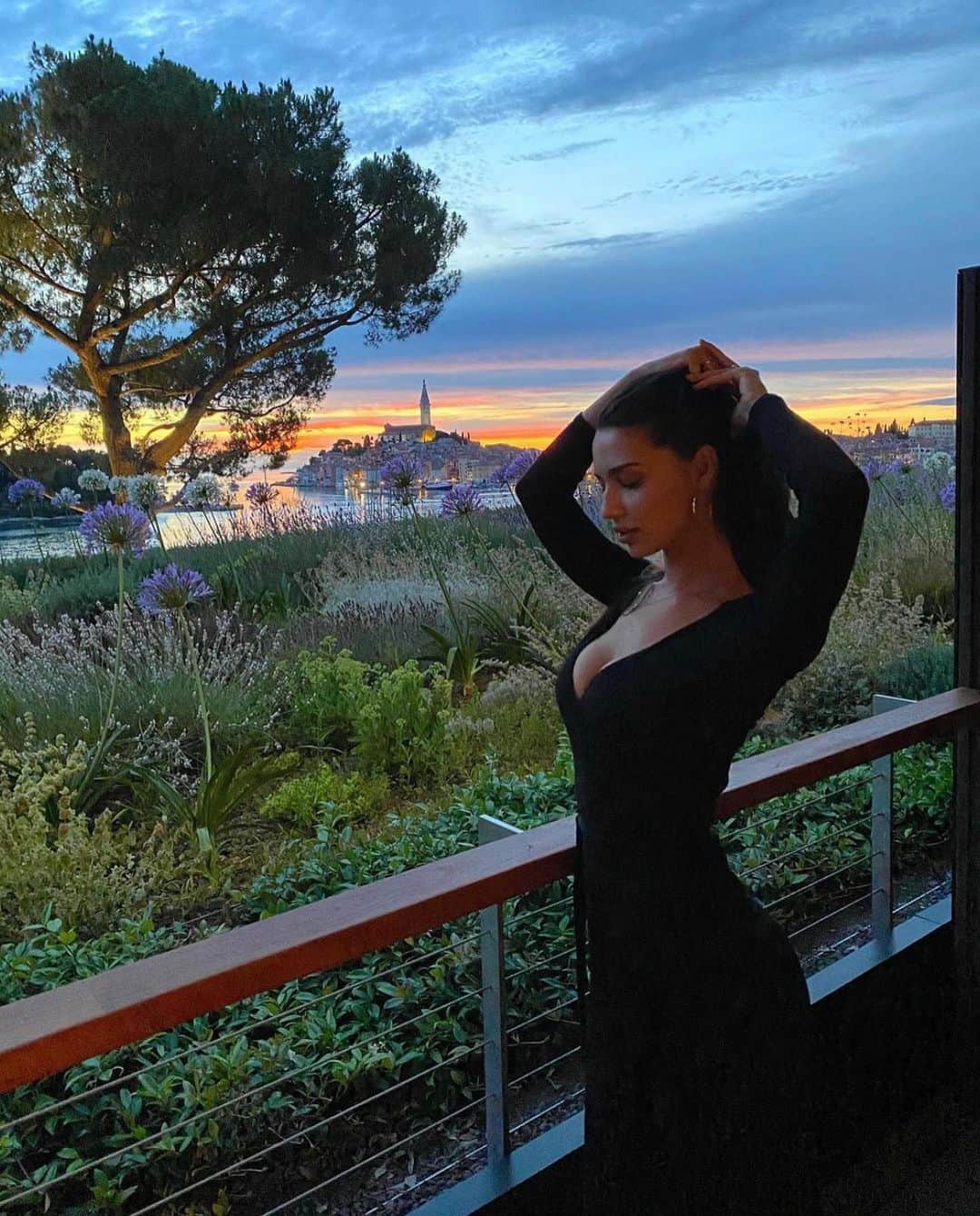 Valeriya Volkovaのインスタグラム：「Magical evenings..:)」